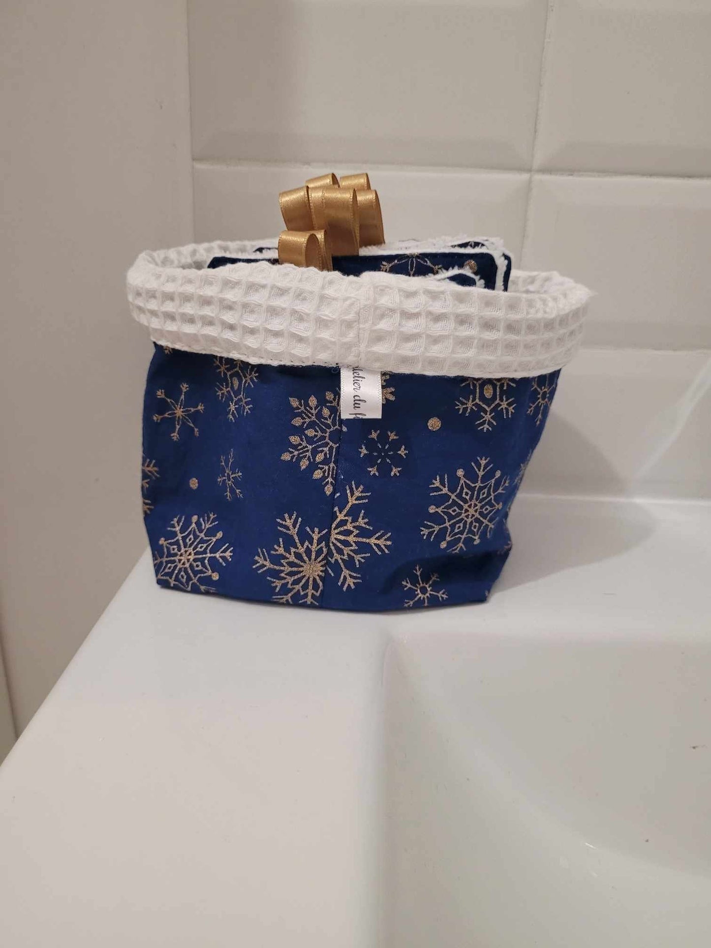 Panier et lingettes démaquillantes