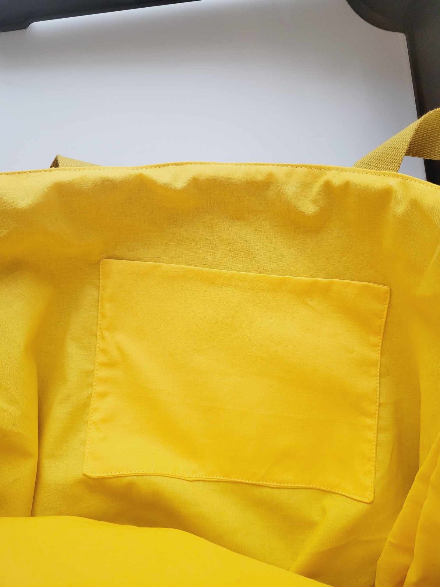 Sac cabas jaune en velours côtelé
