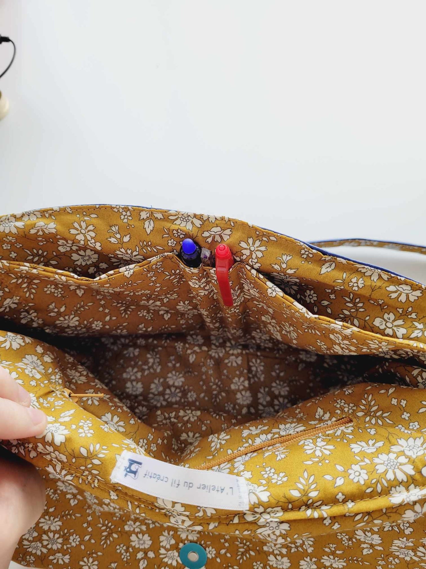 Sac à main simili cuir bleu marine et tissu liberty