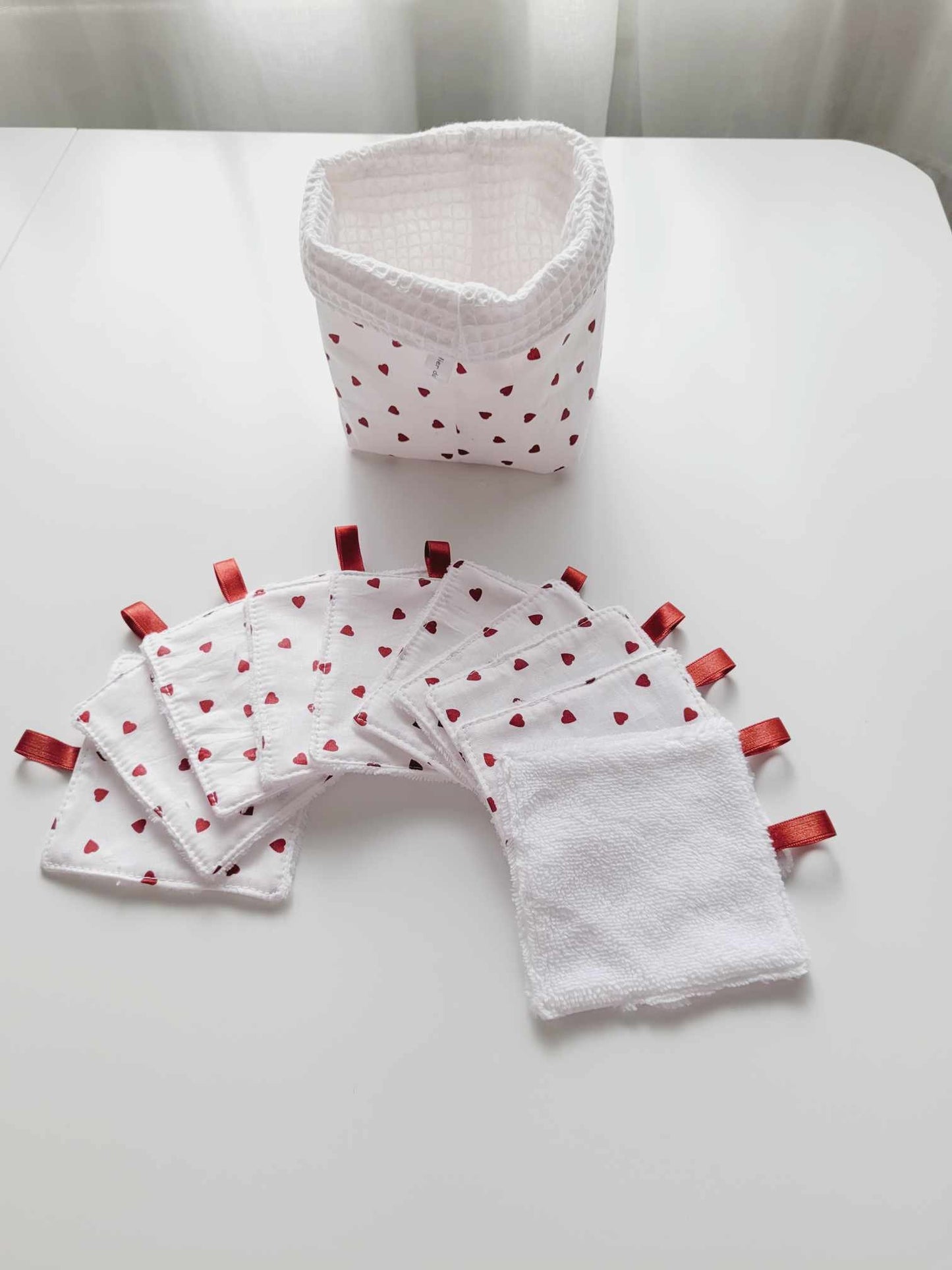 Panier et lingettes nettoyantes/démaquillantes