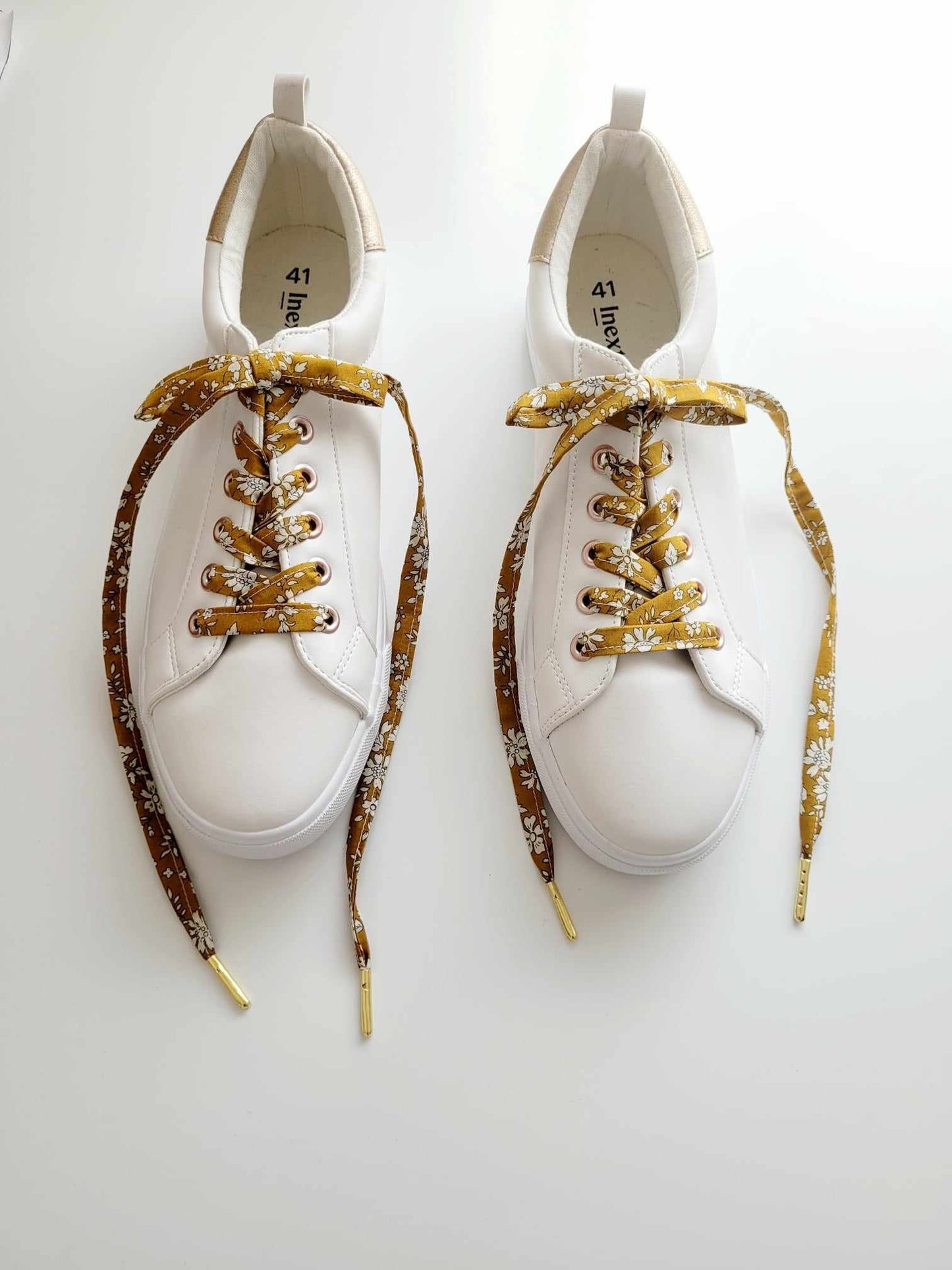 Lacets fleuri liberty