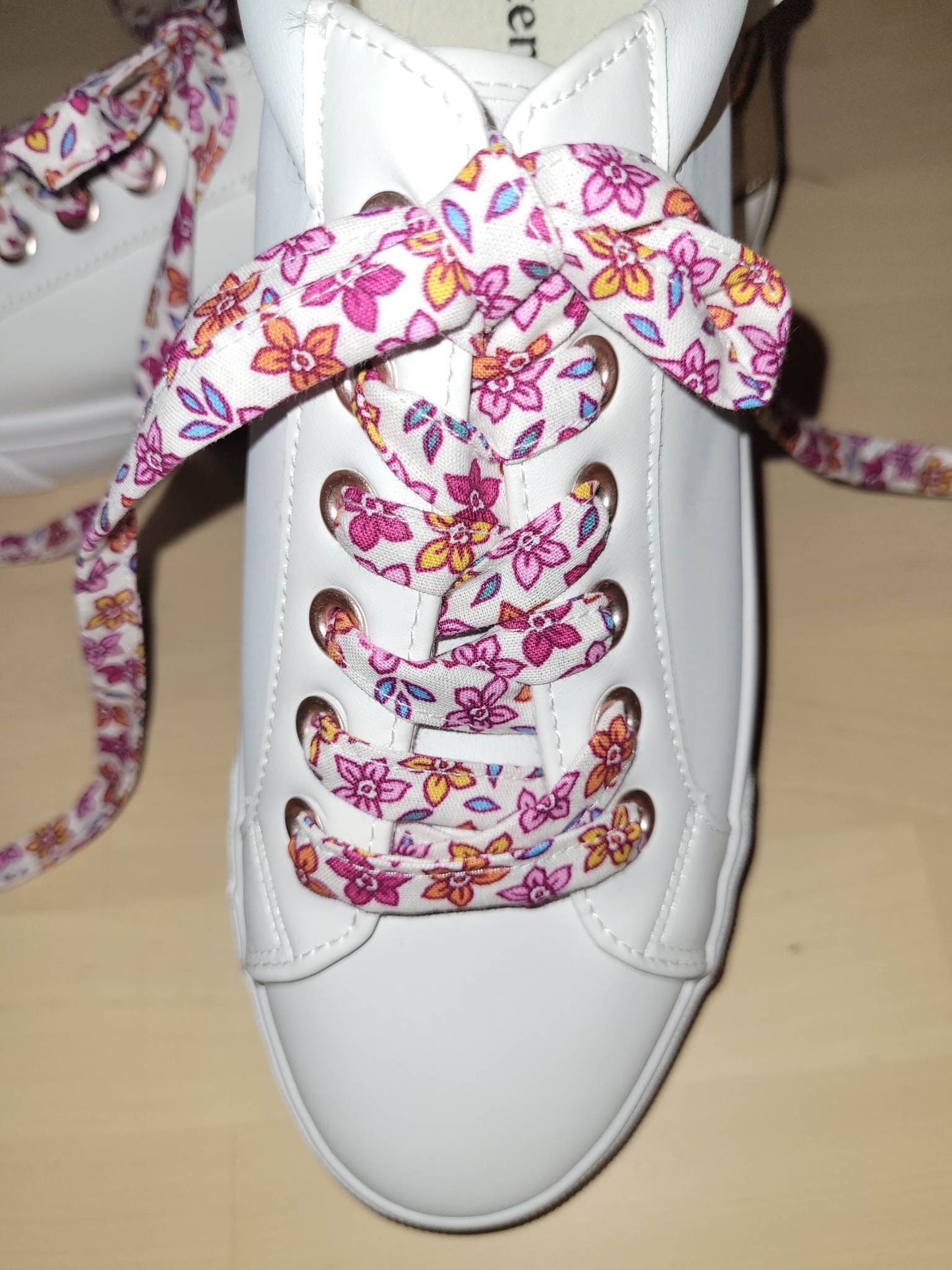 Lacets fleuri viscose bio