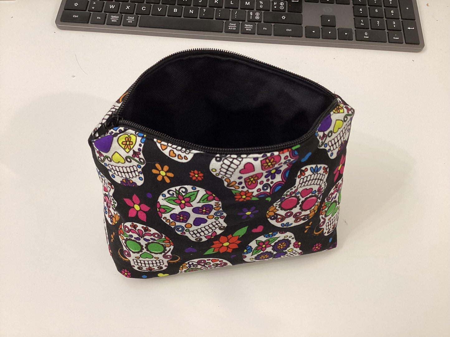 trousse  à maquillage tête de mort