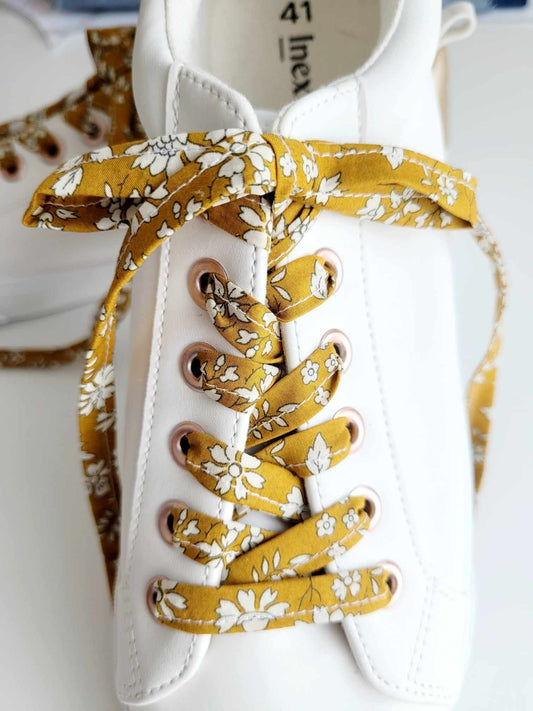 Lacets fleuri liberty