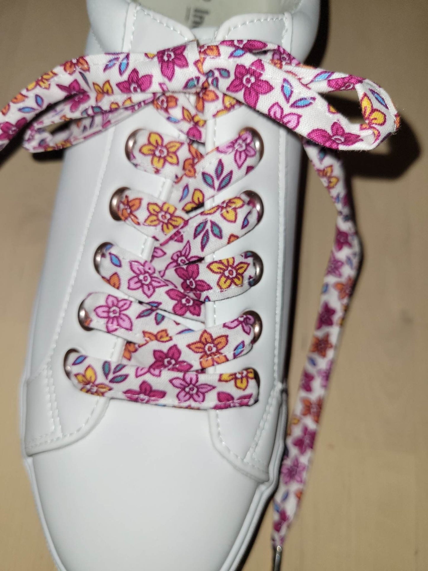 Lacets fleuri viscose bio