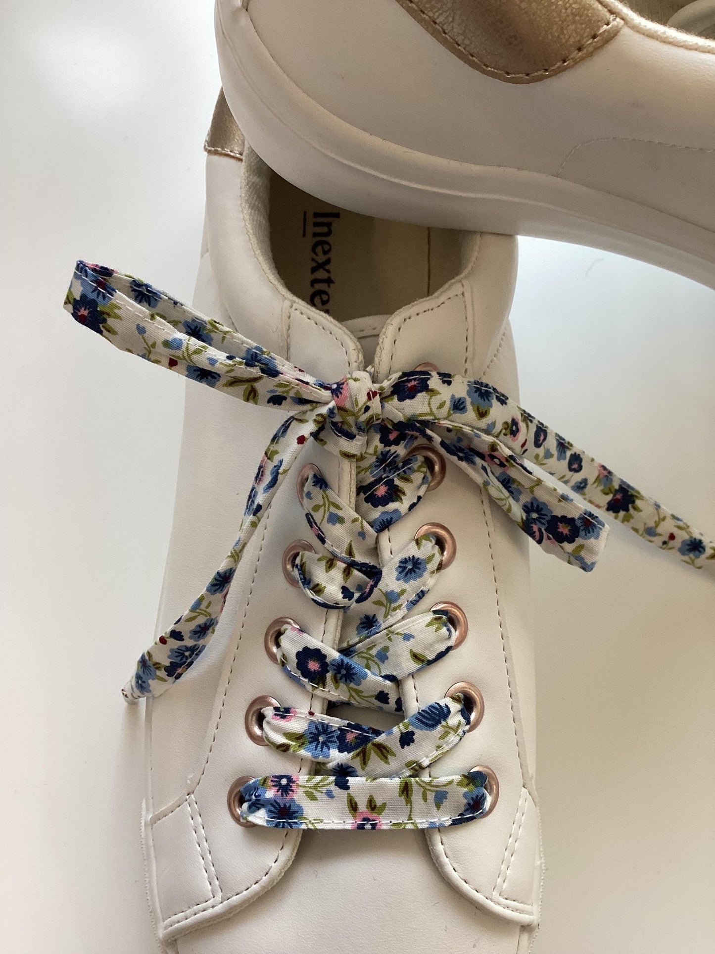 Lacets fleuri en coton