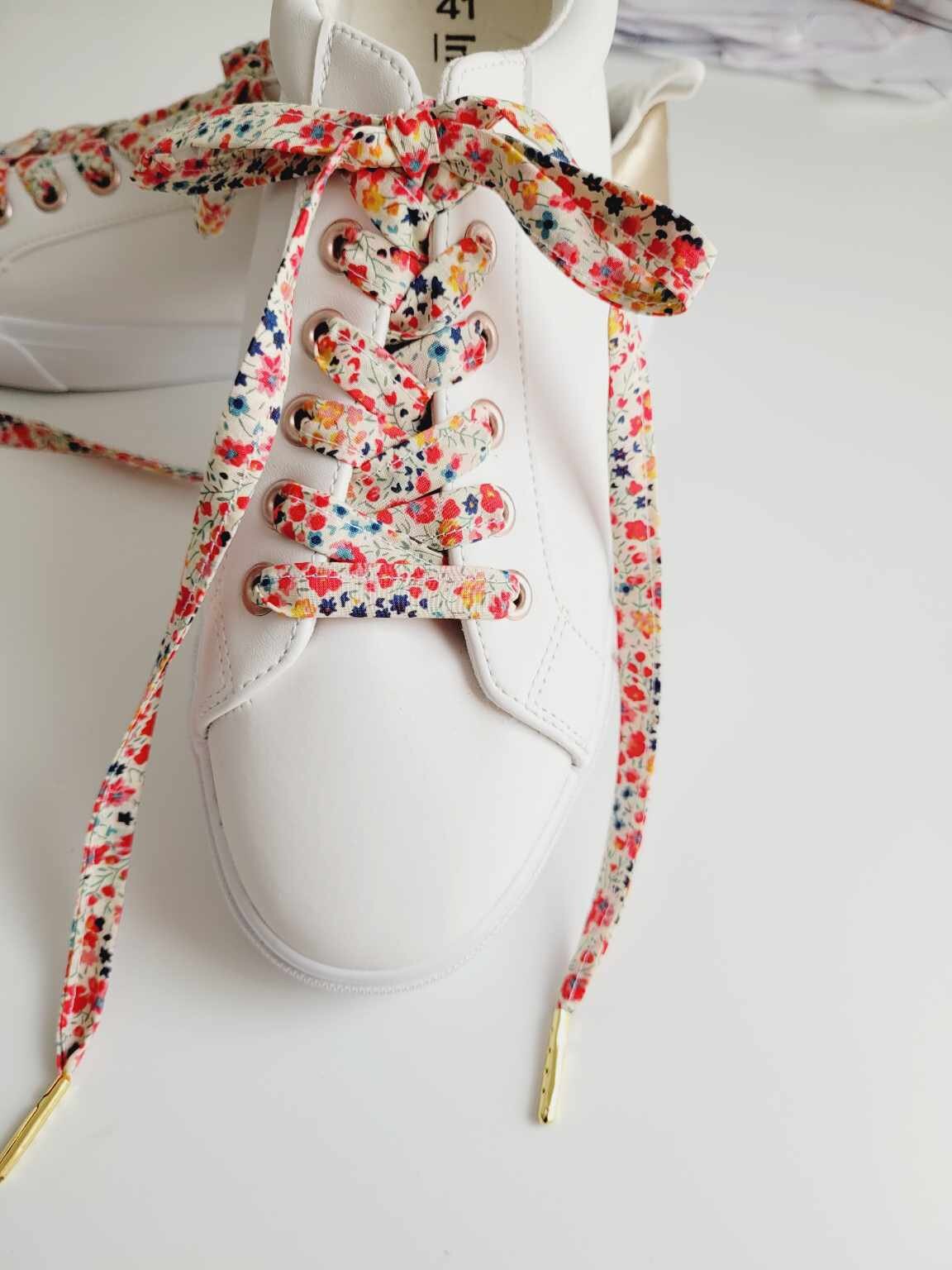 Lacets fleuri liberty