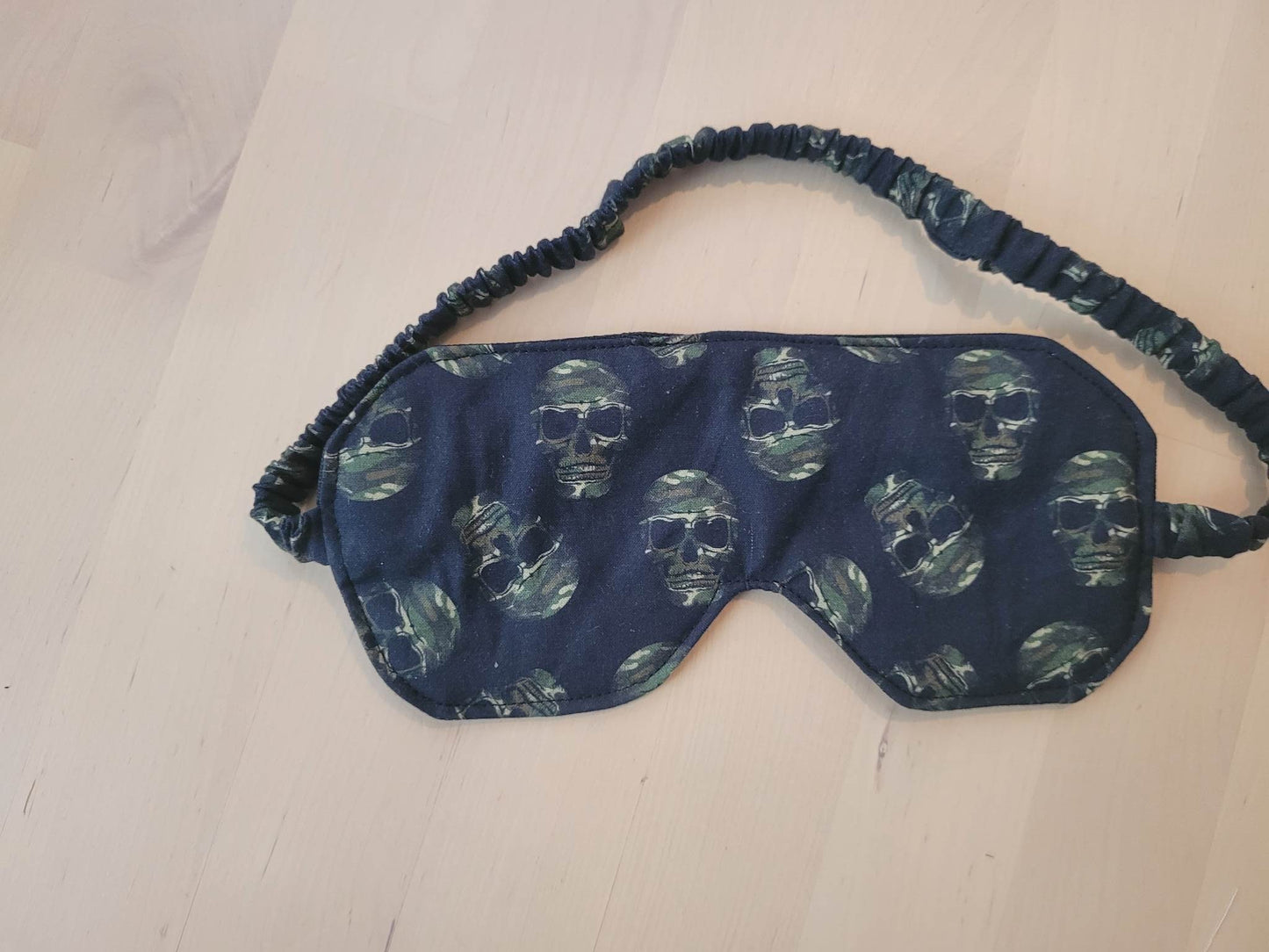 Masque de nuit tête de mort