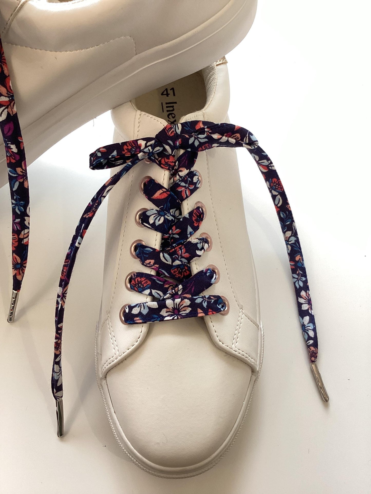 Lacets en coton fleuri