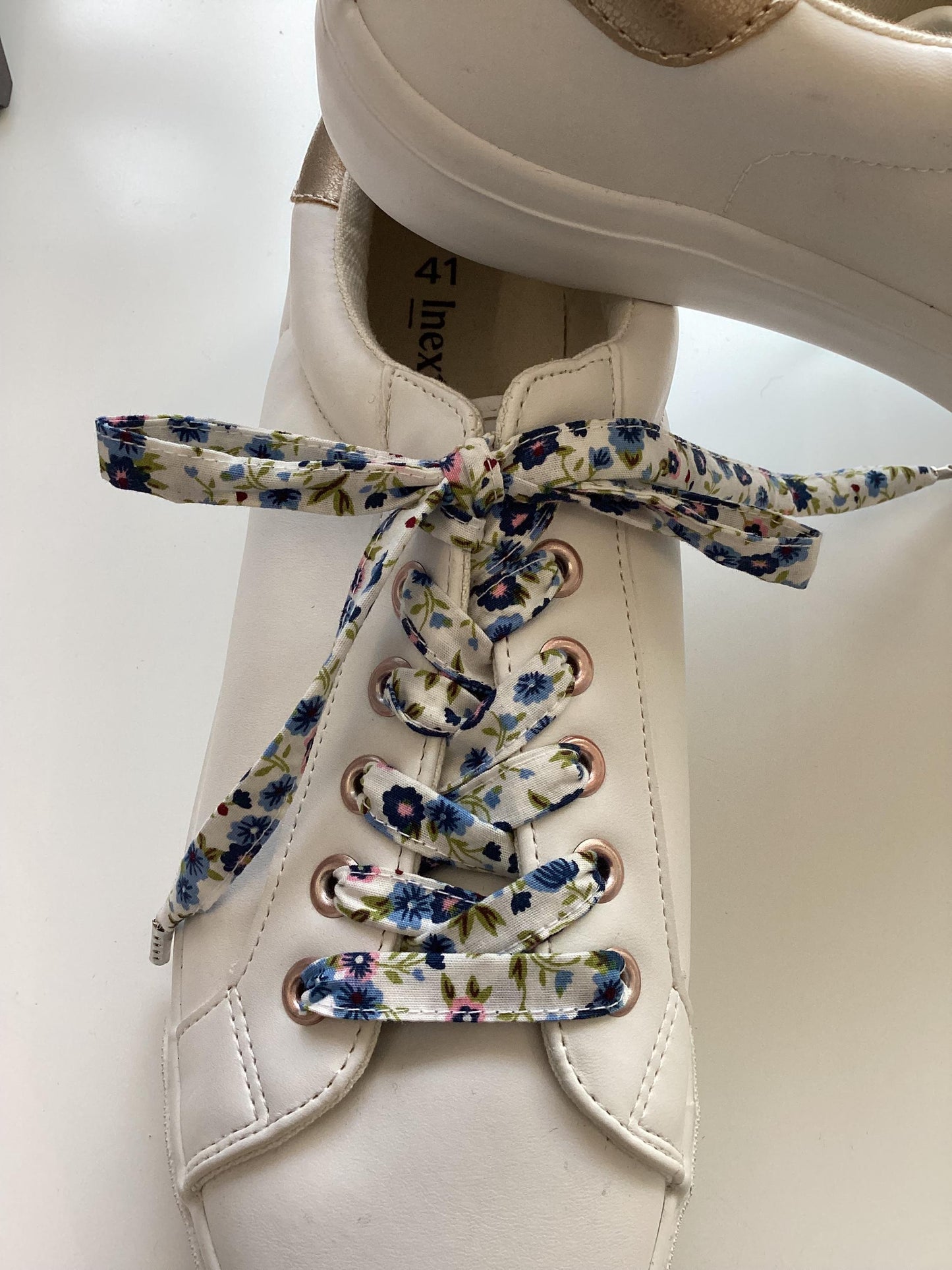 Lacets fleuri en coton