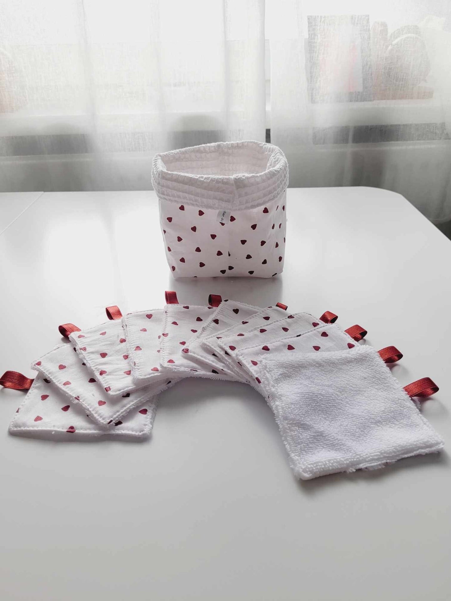 Panier et lingettes nettoyantes/démaquillantes