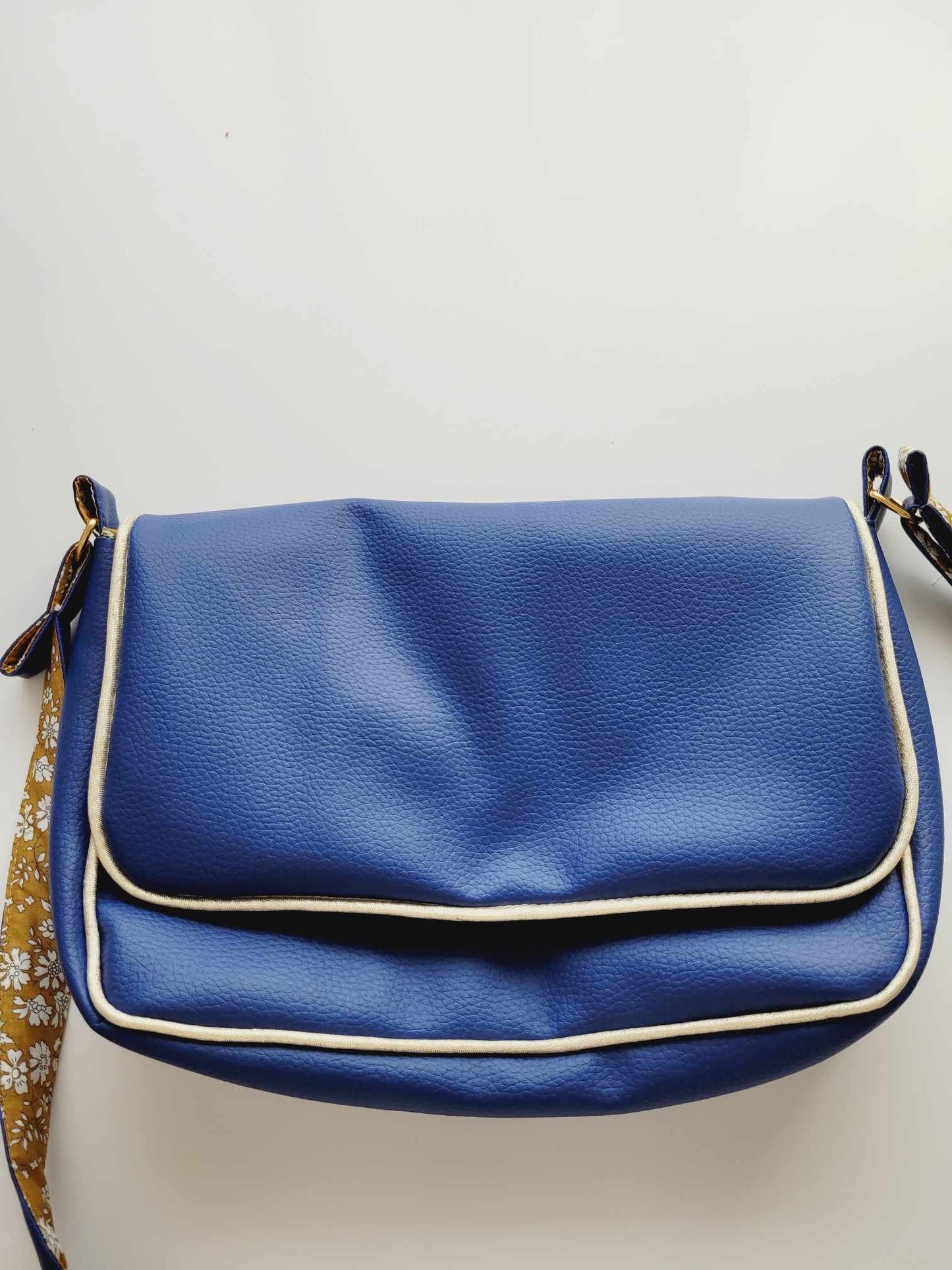 Sac à main simili cuir bleu marine et tissu liberty