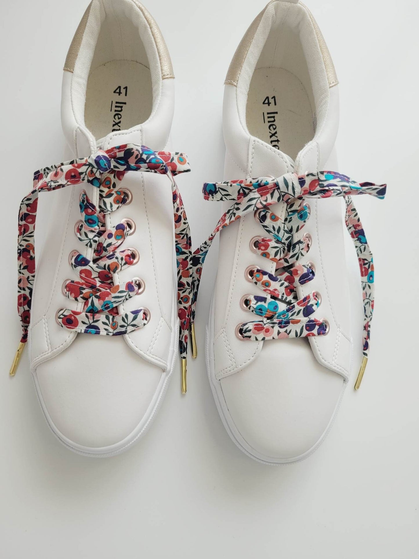 Lacets fleuri liberty