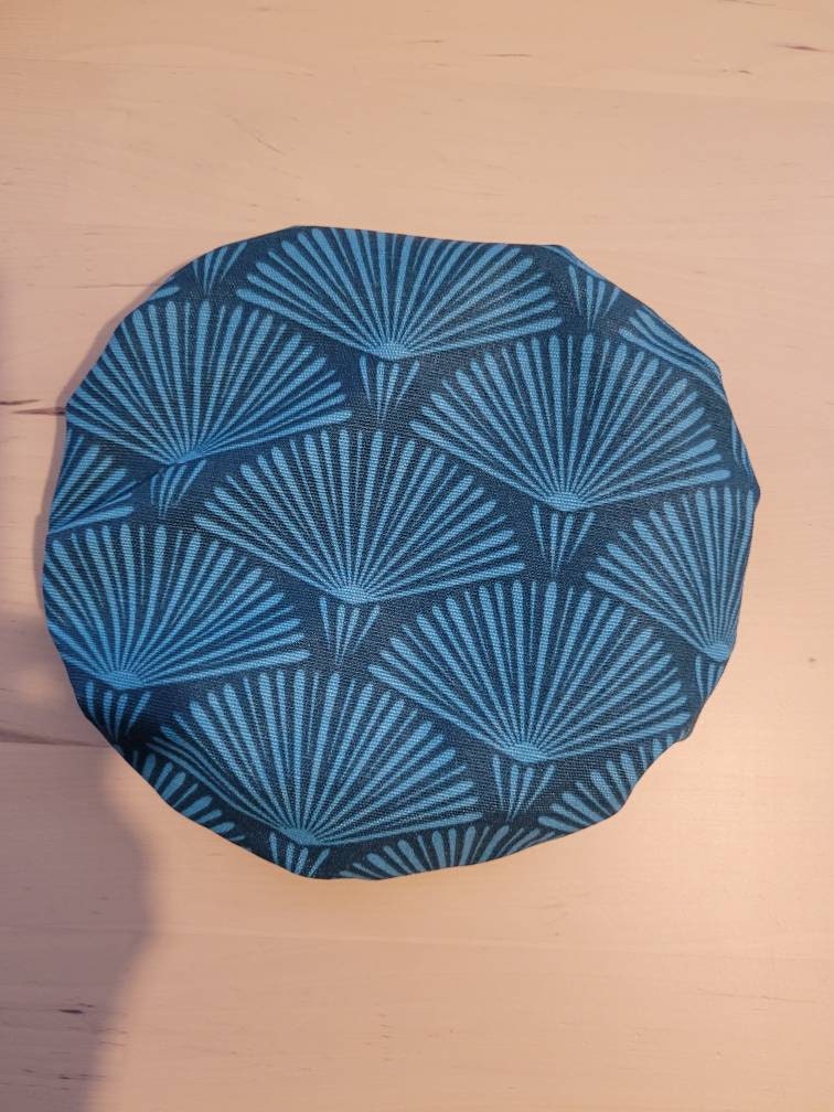 Charlotte alimentaire en tissu avec motif feuilles