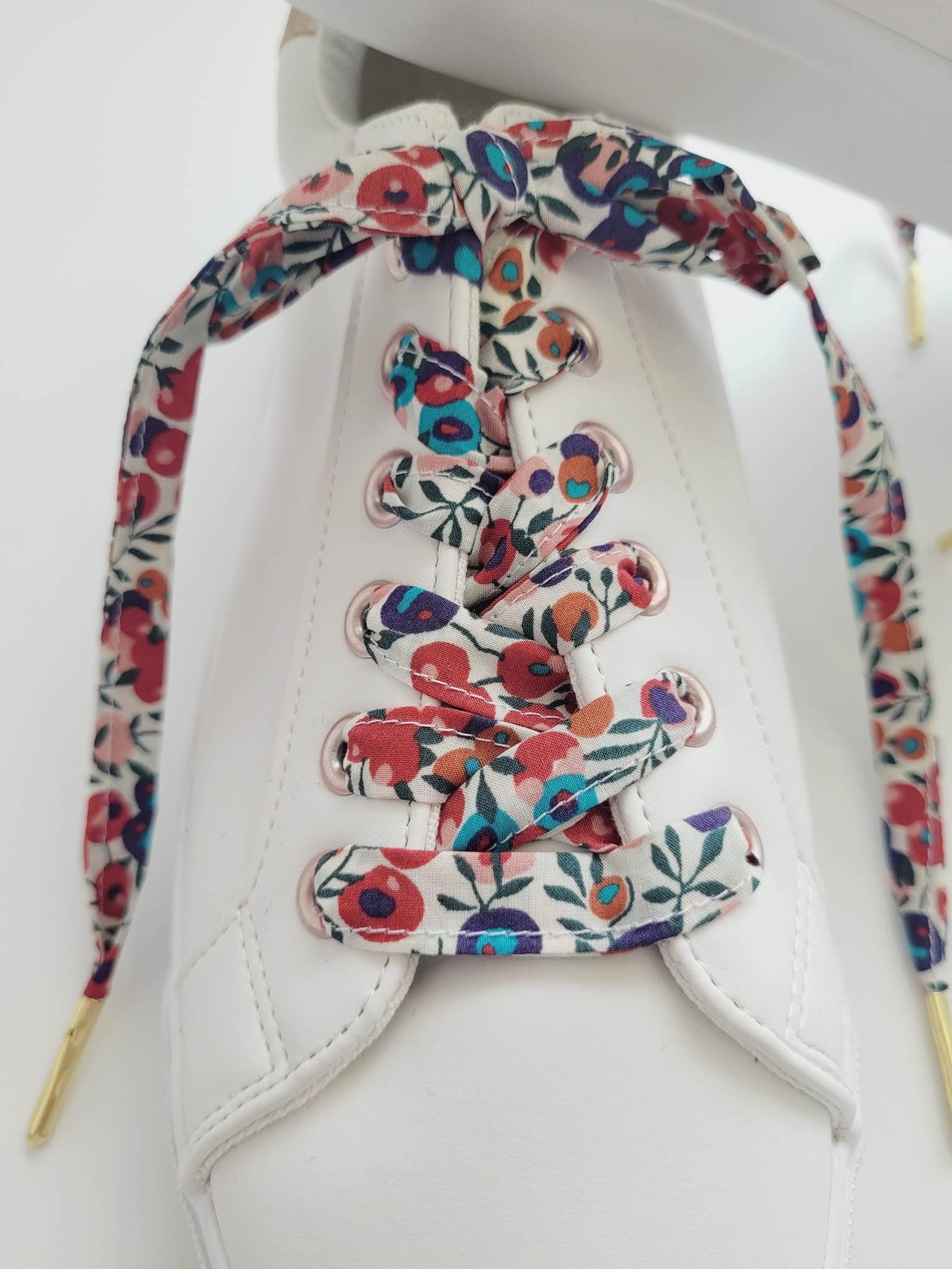 Lacets fleuri liberty