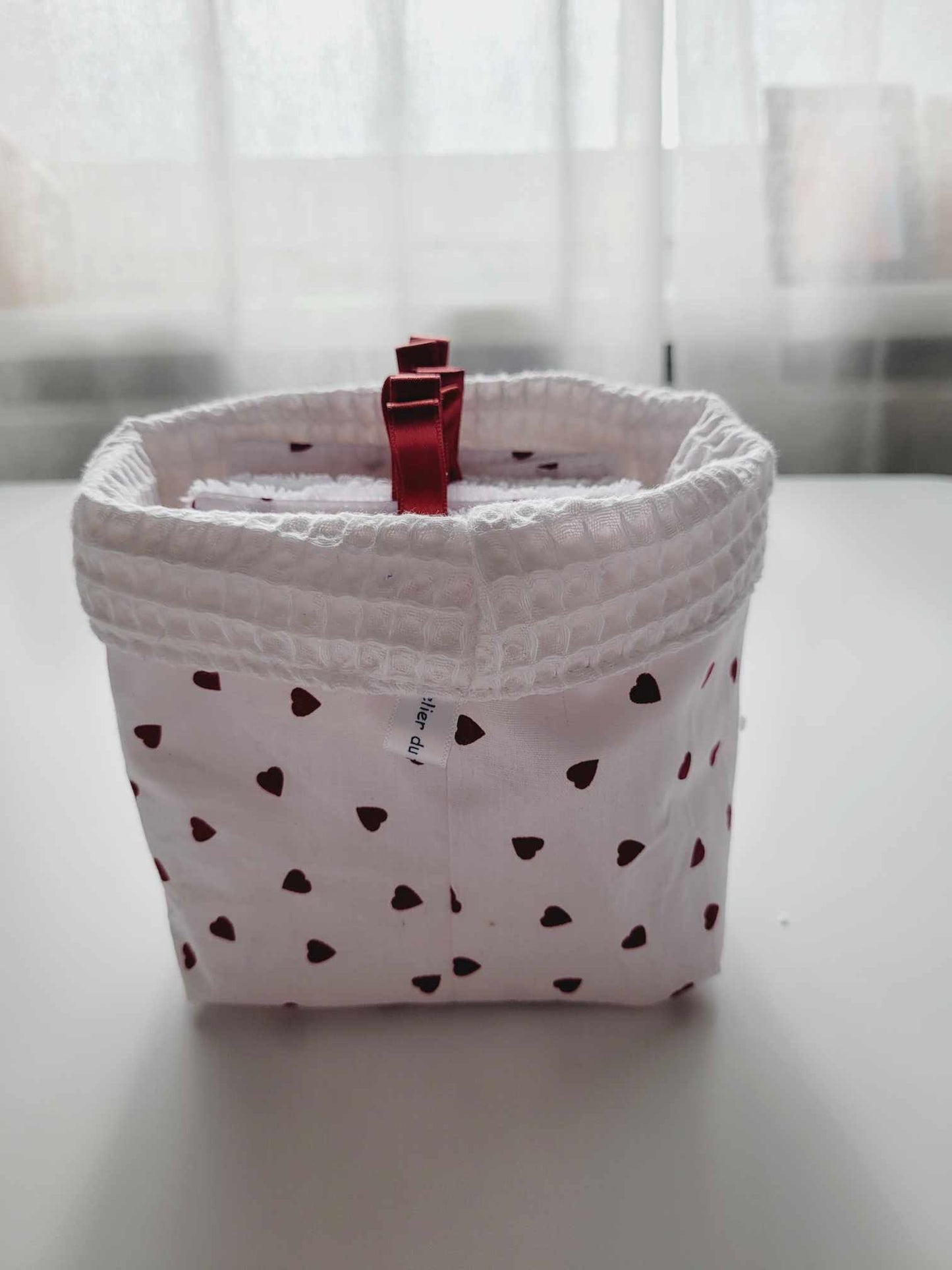 Panier et lingettes nettoyantes/démaquillantes