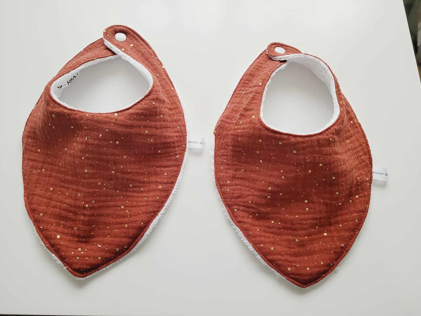 Bavoir bandana rouge orangé