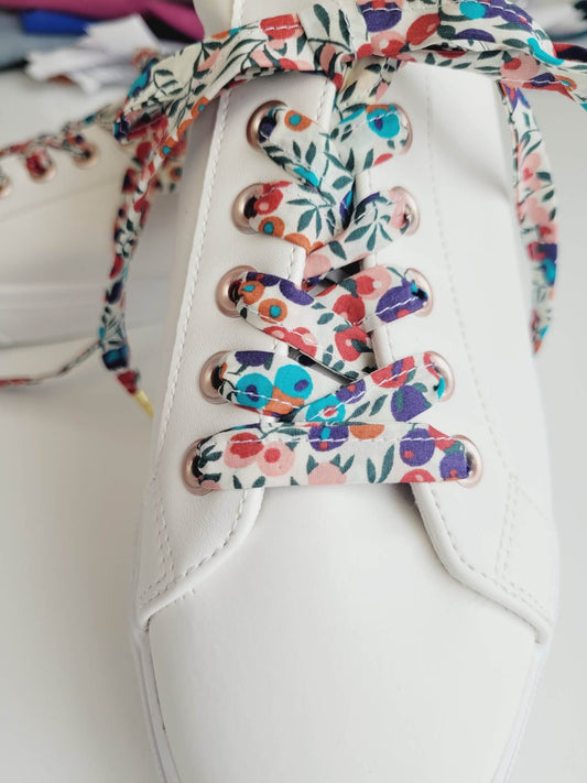 Lacets fleuri liberty