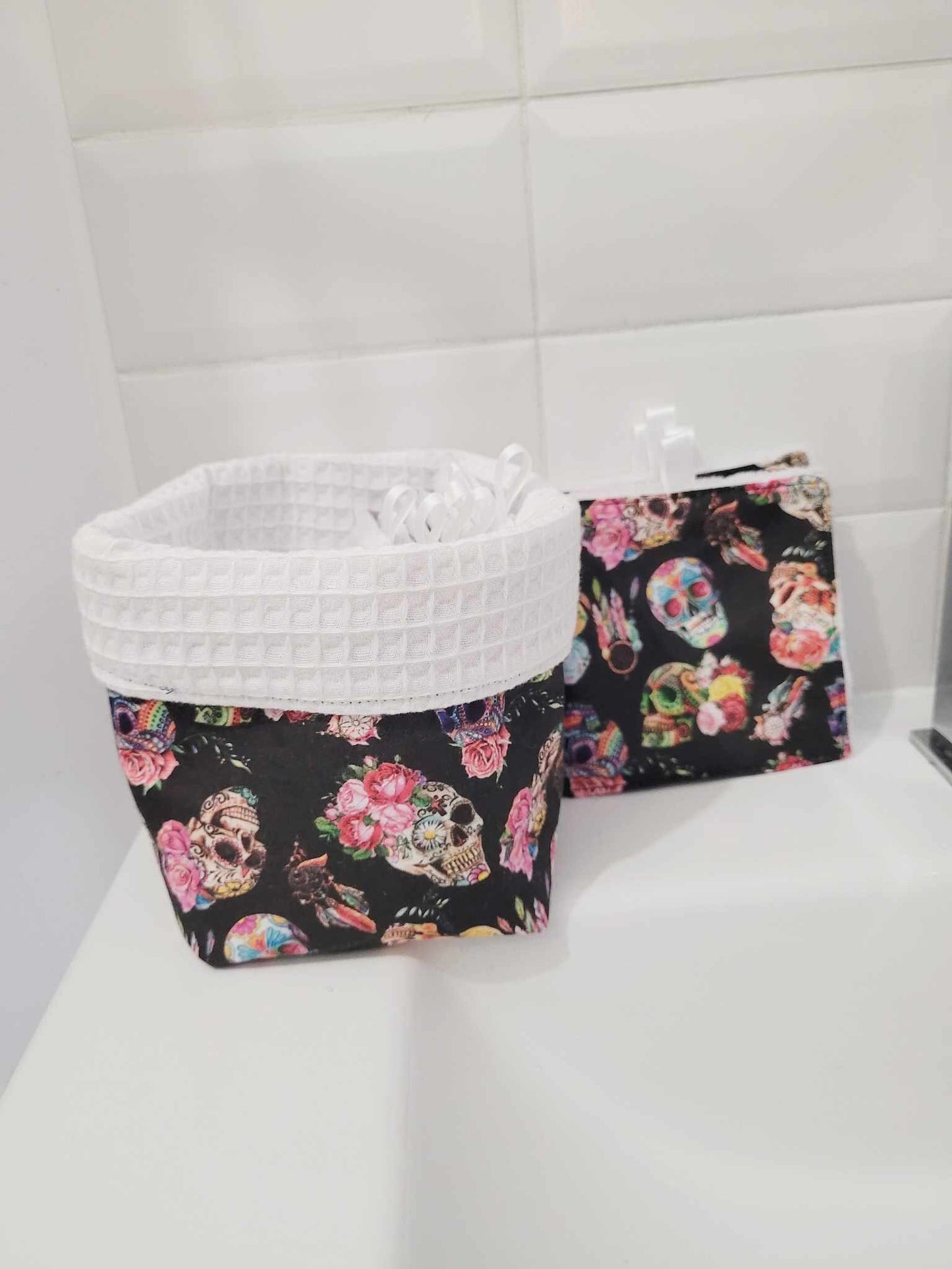 Panier et lingettes tête de mort