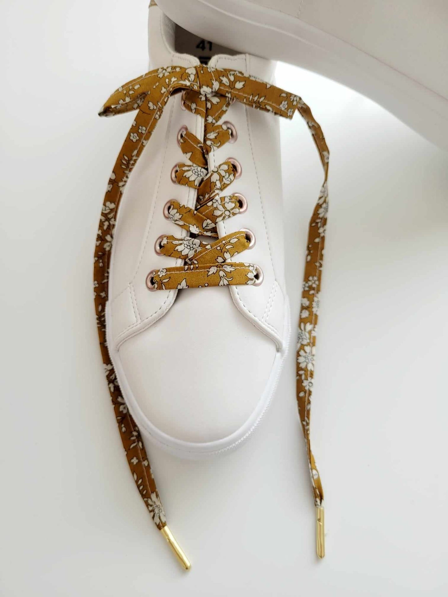 Lacets fleuri liberty