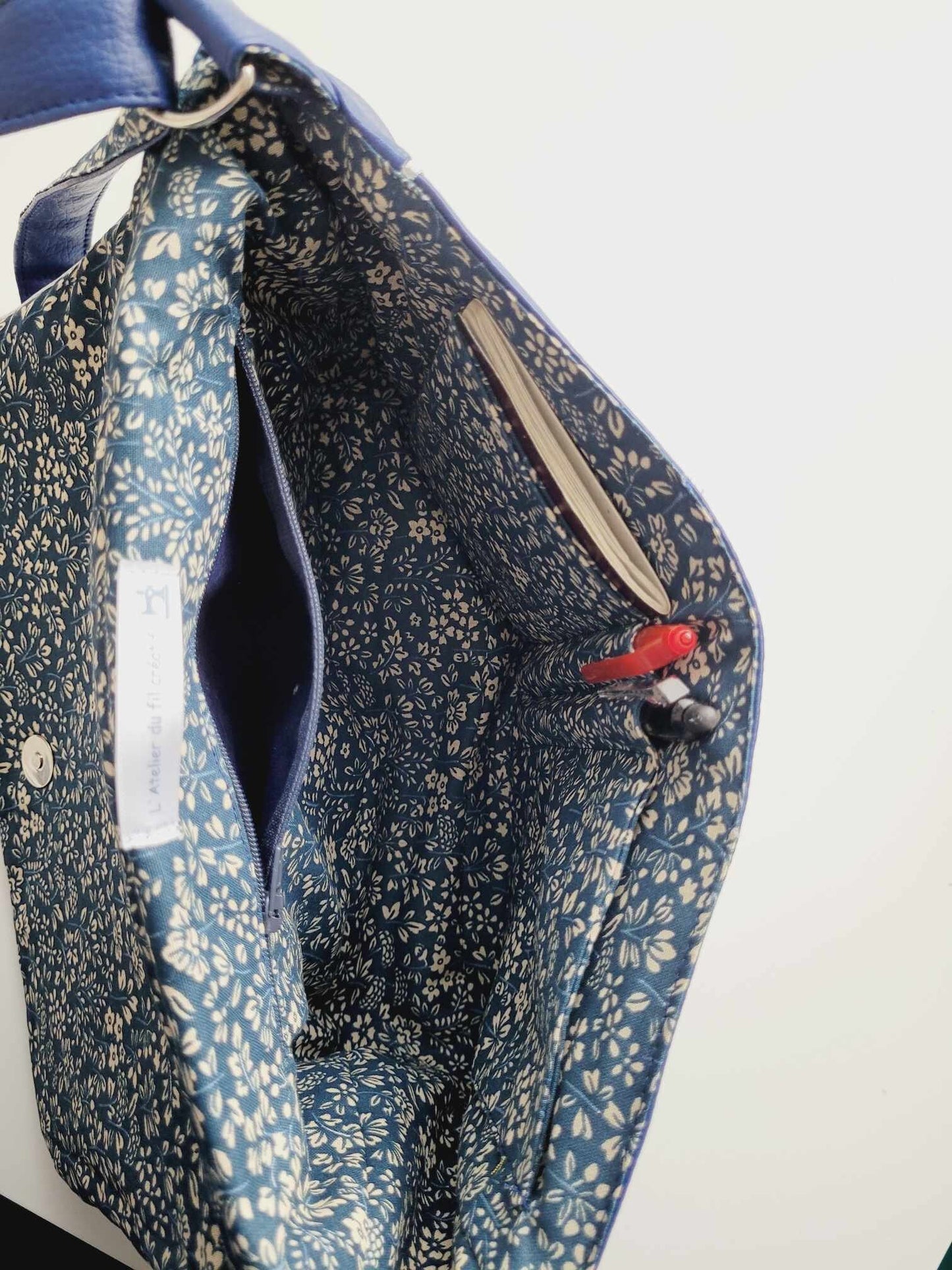 Sac à main simili cuir fleuri