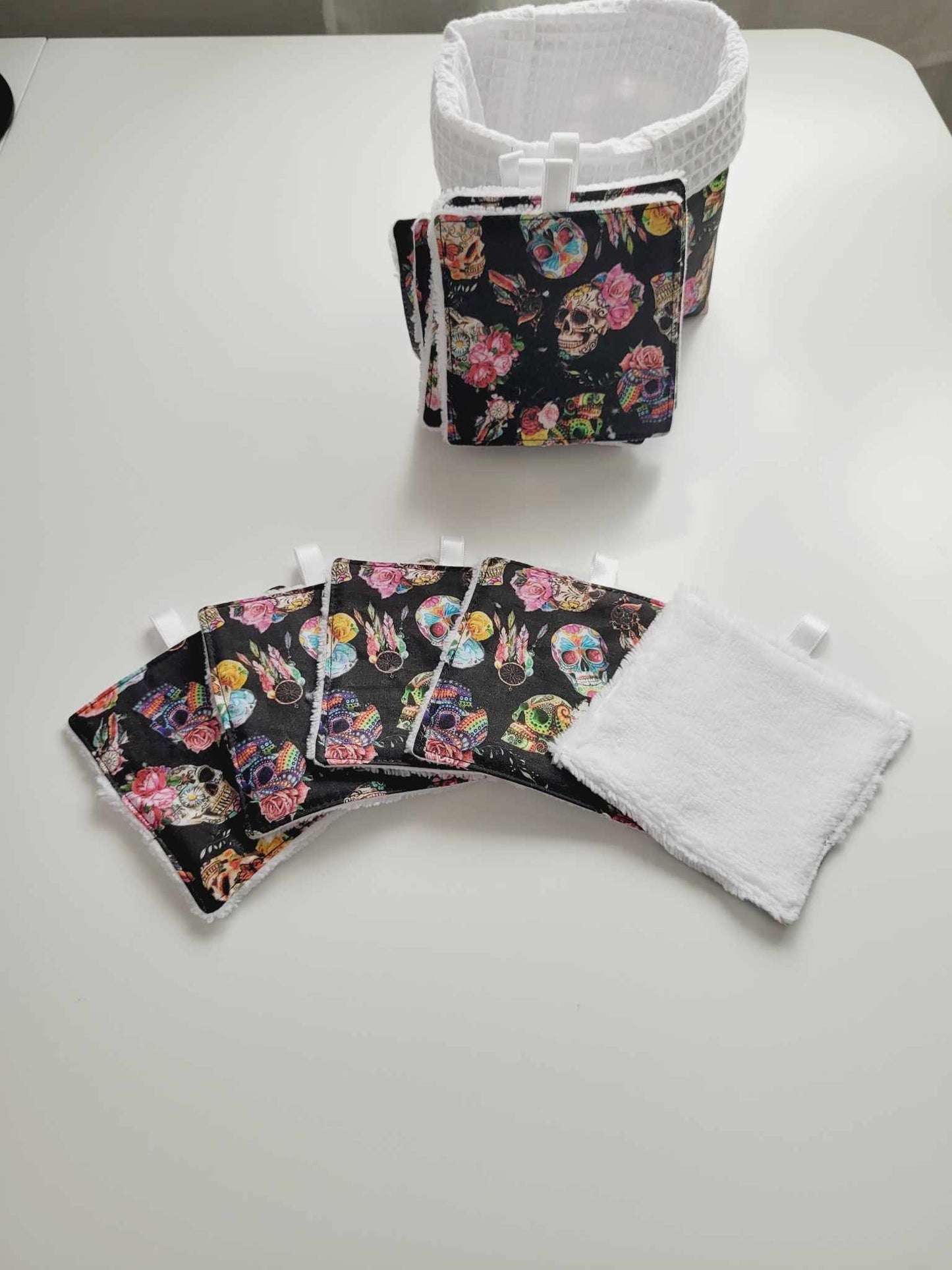 Panier et lingettes tête de mort