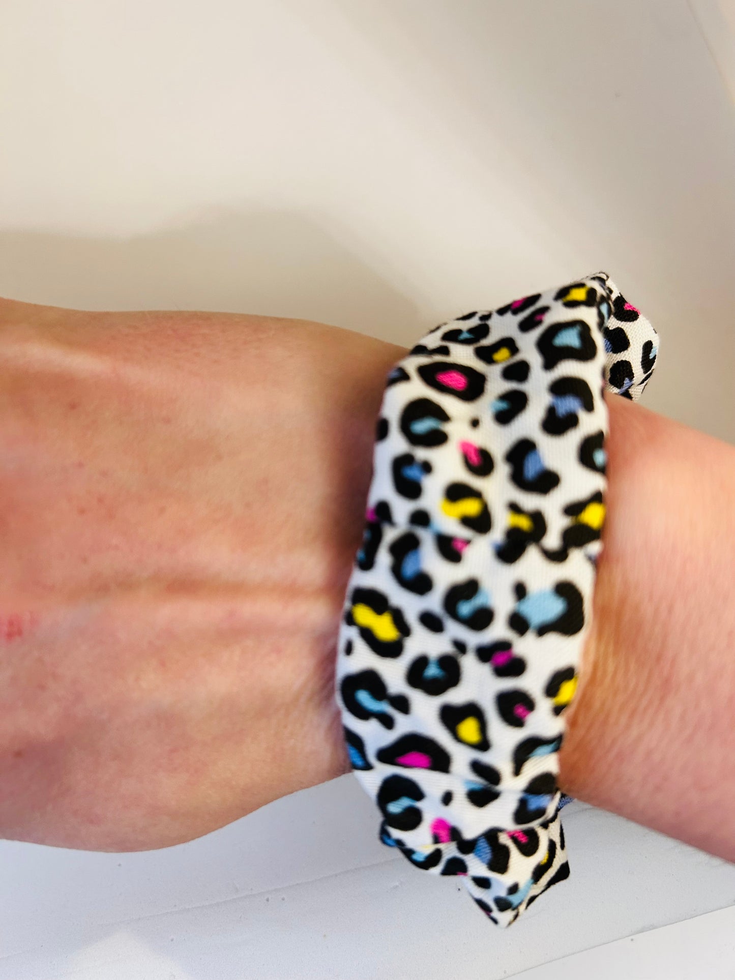 mini chouchou en tissu, mini scrunchies femme chic, accessoire cheveux, mode