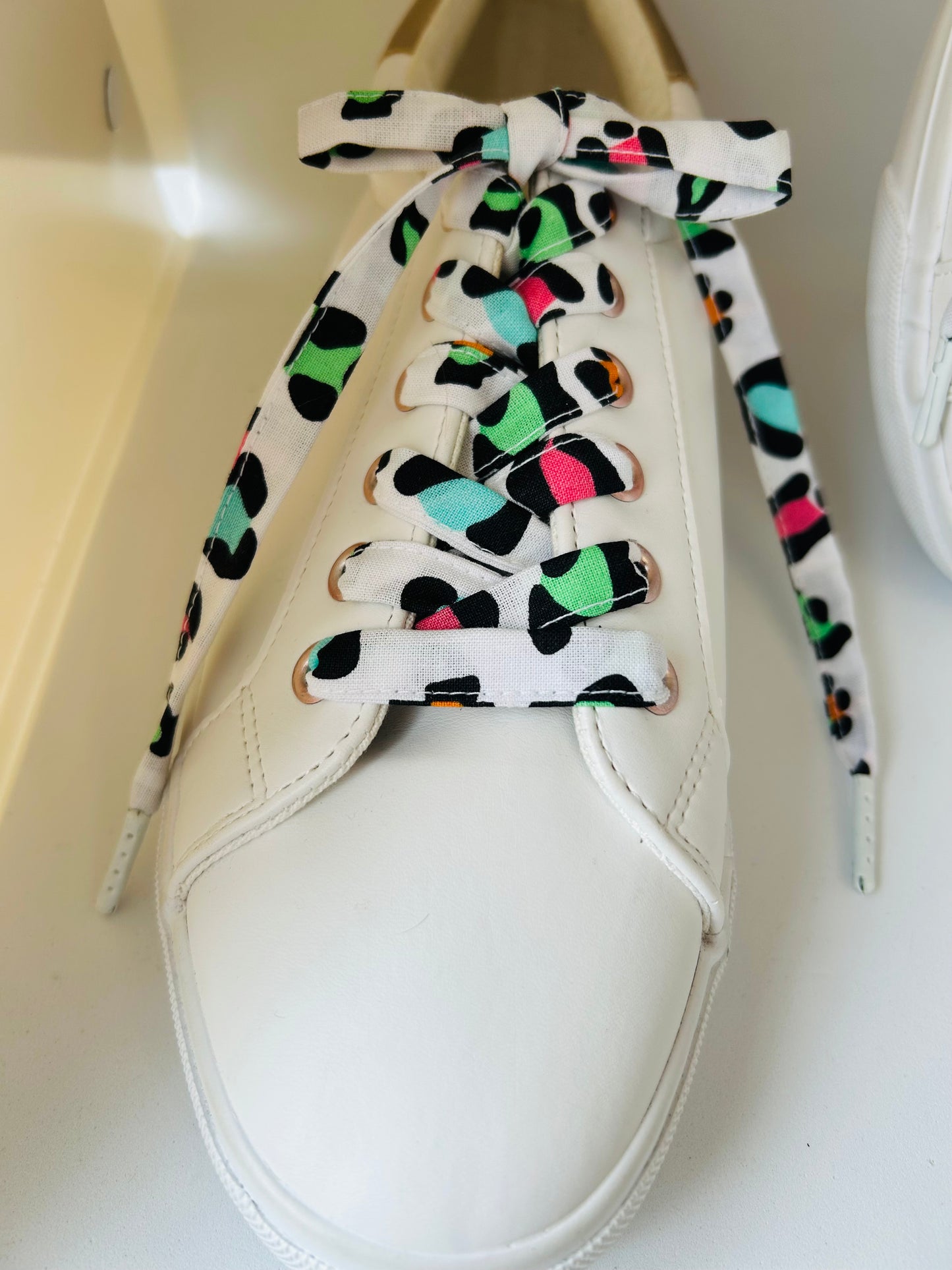 Lacets panthère multicolore fait main
