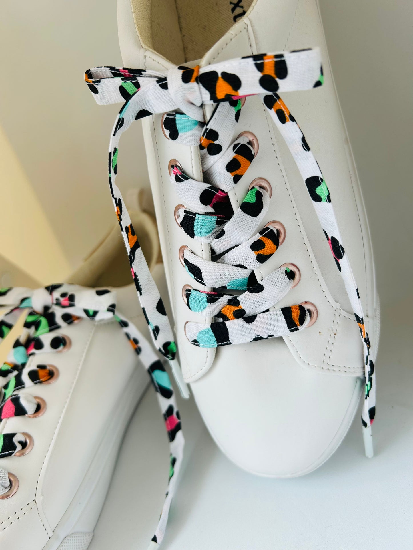 Lacets panthère multicolore fait main