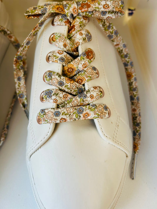 Lacets fleuri fait main