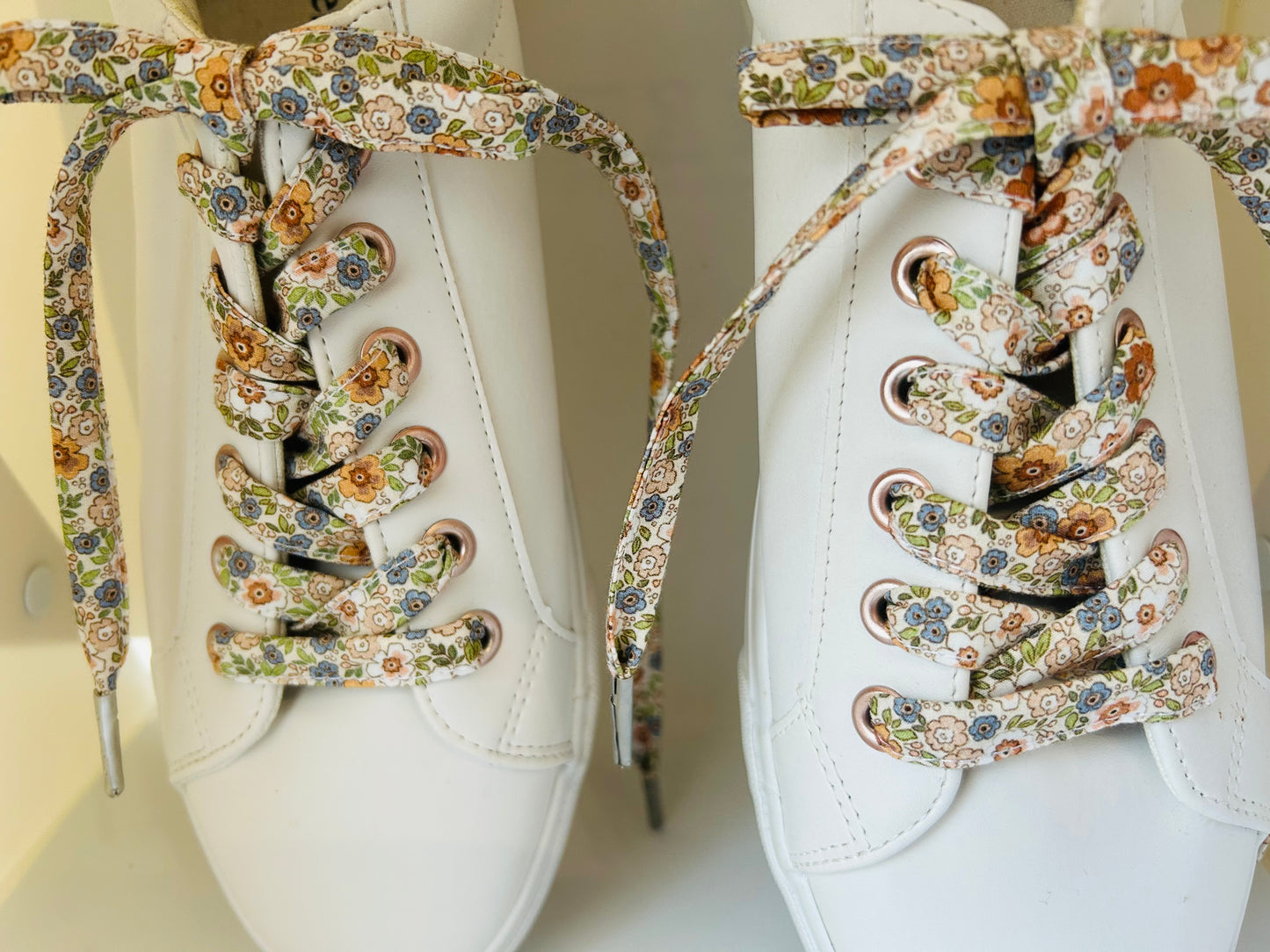 Lacets fleuri fait main
