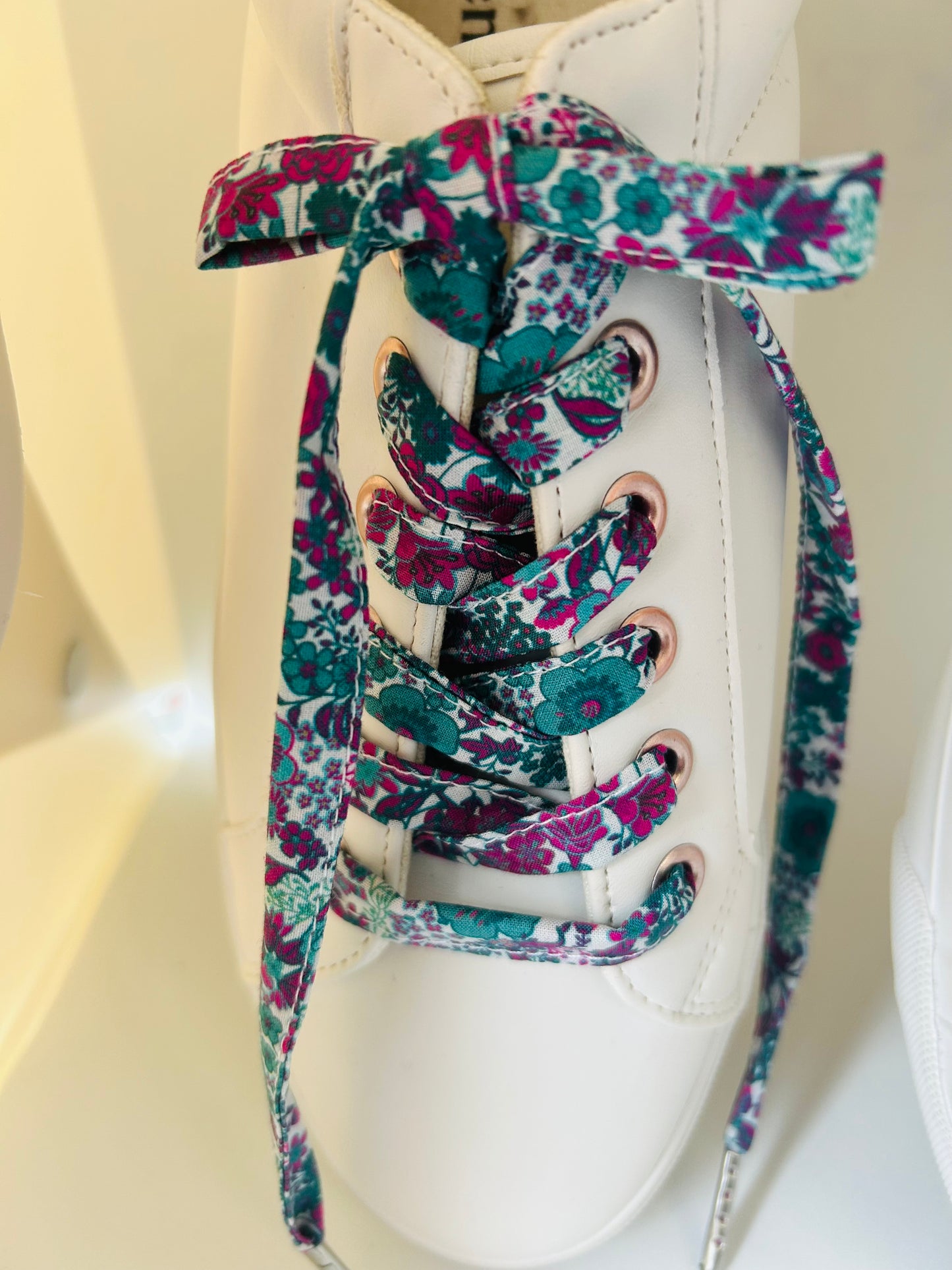 Lacets fleuri fait main
