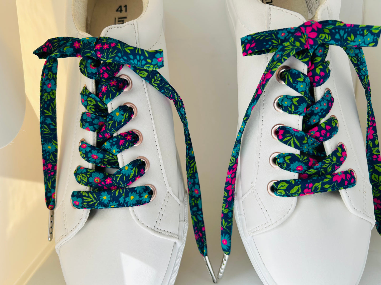 Lacets fleuri fait main