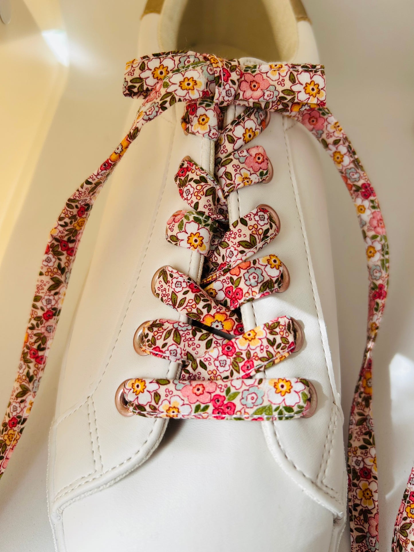 Lacets fleuri fait main
