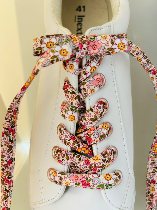 Lacets fleuri fait main