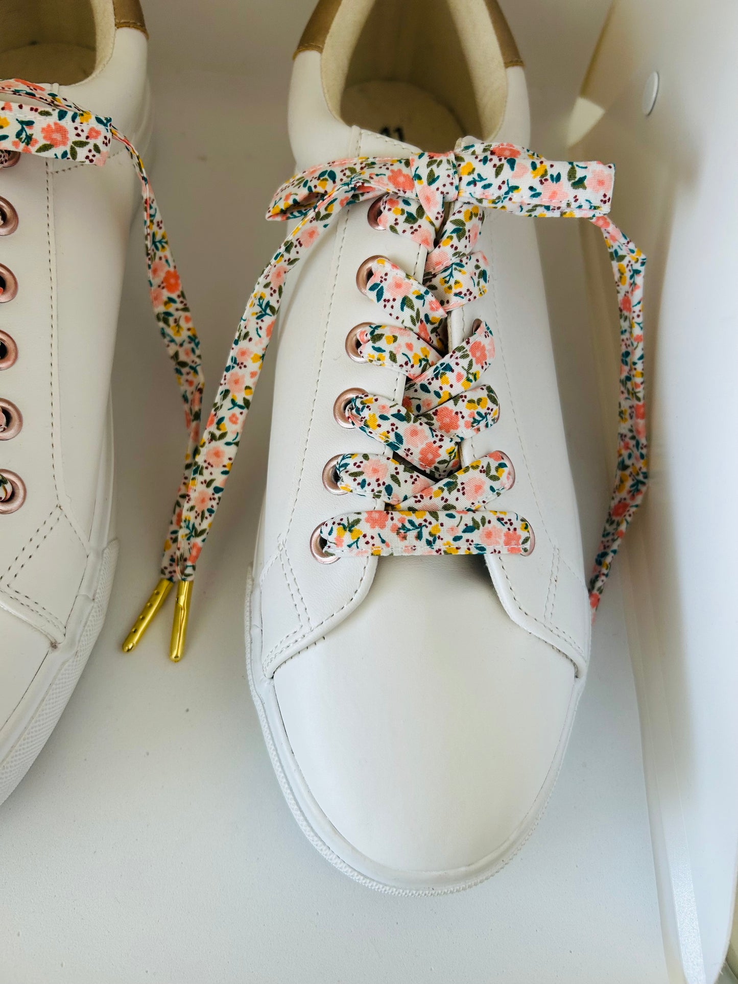 Lacets fleuri fait main
