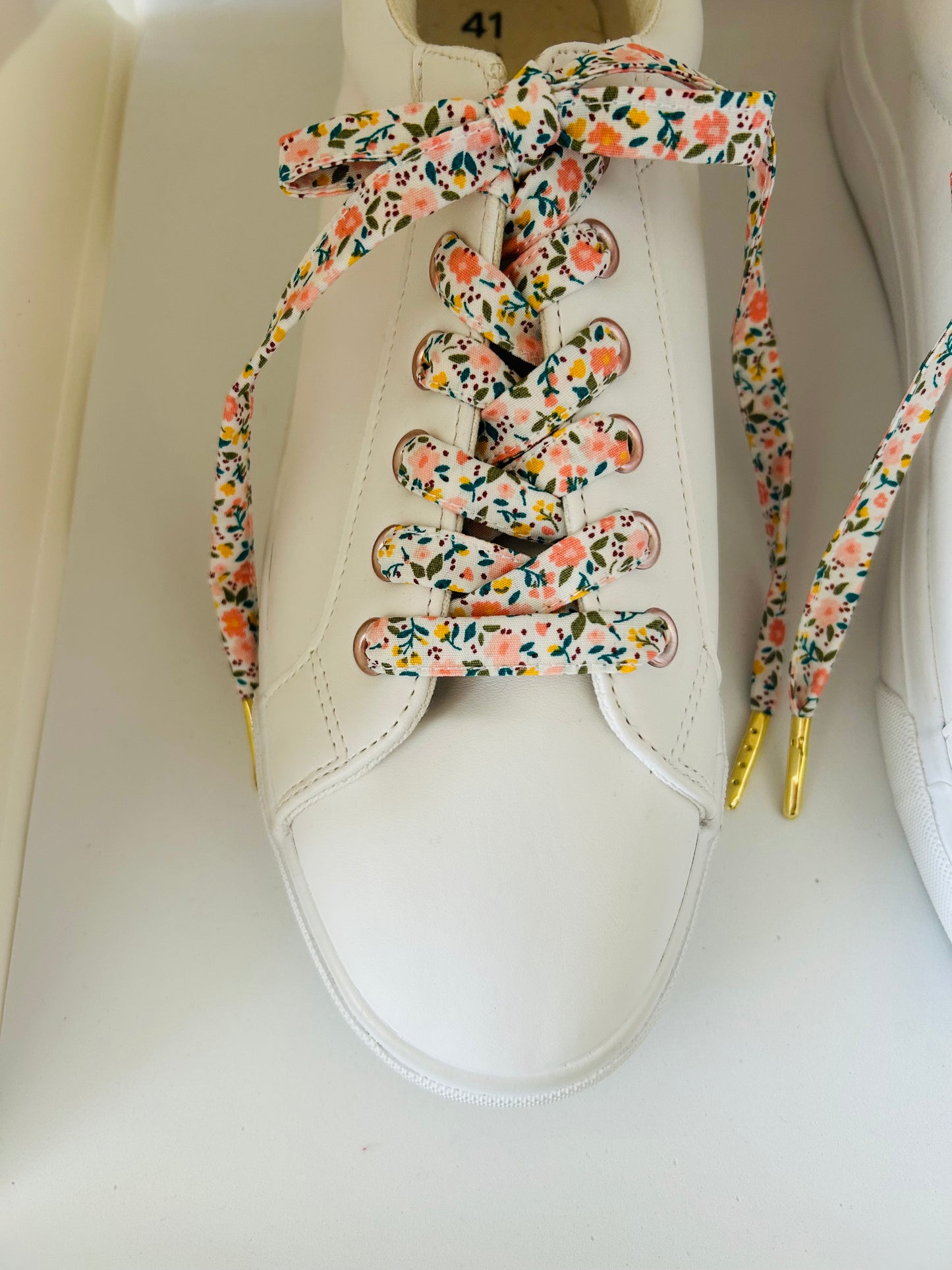 Lacets fleuri fait main