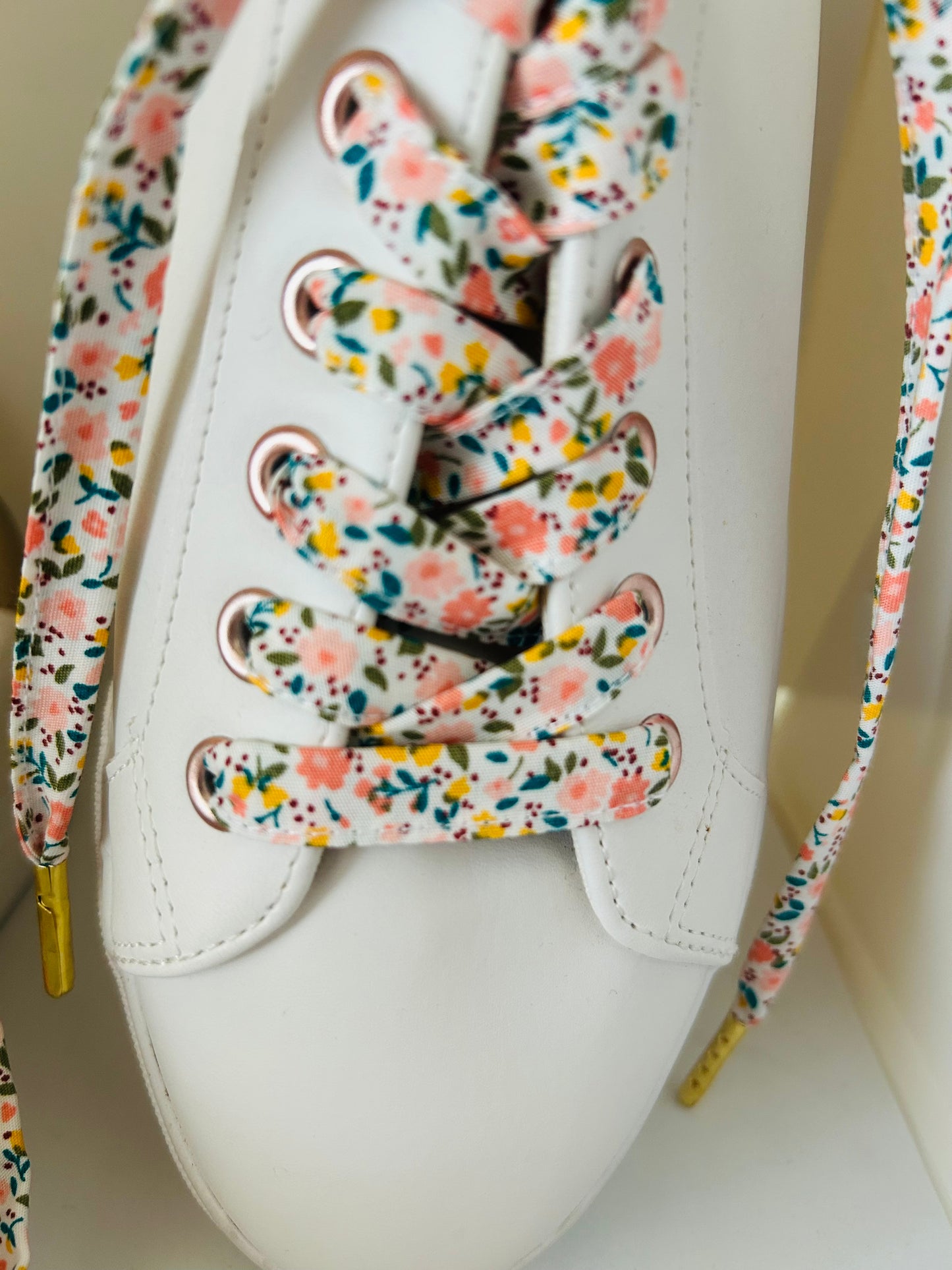 Lacets fleuri fait main