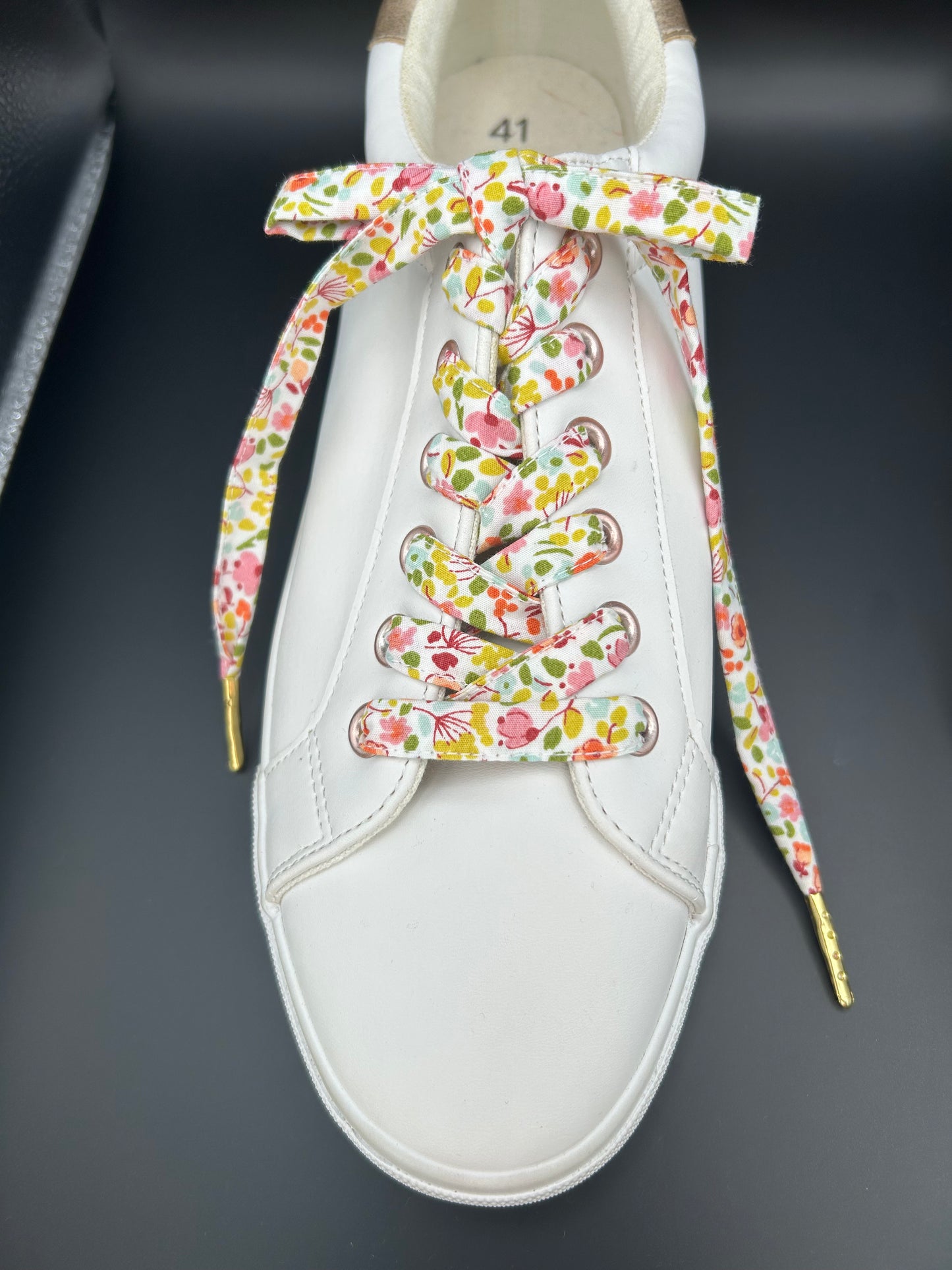 Lacets fleuri fait main