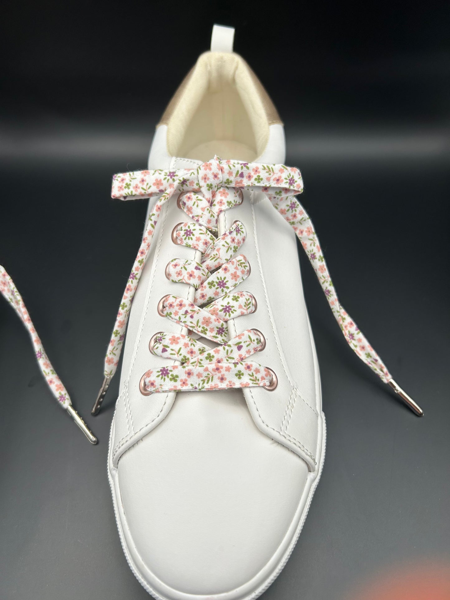 Lacets fleuri fait main en coton