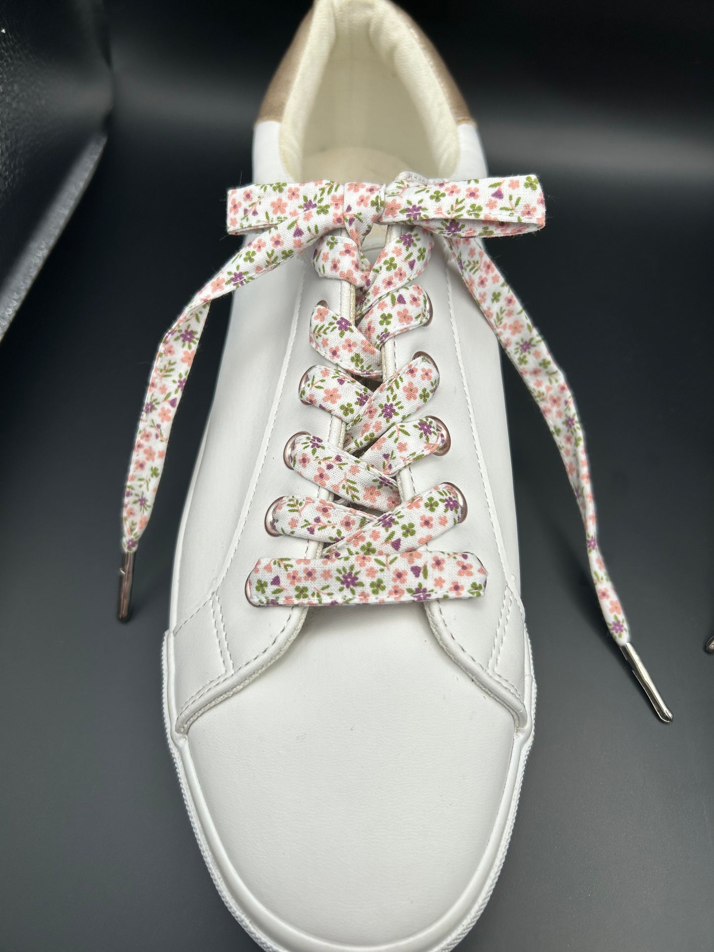 Lacets fleuri fait main en coton