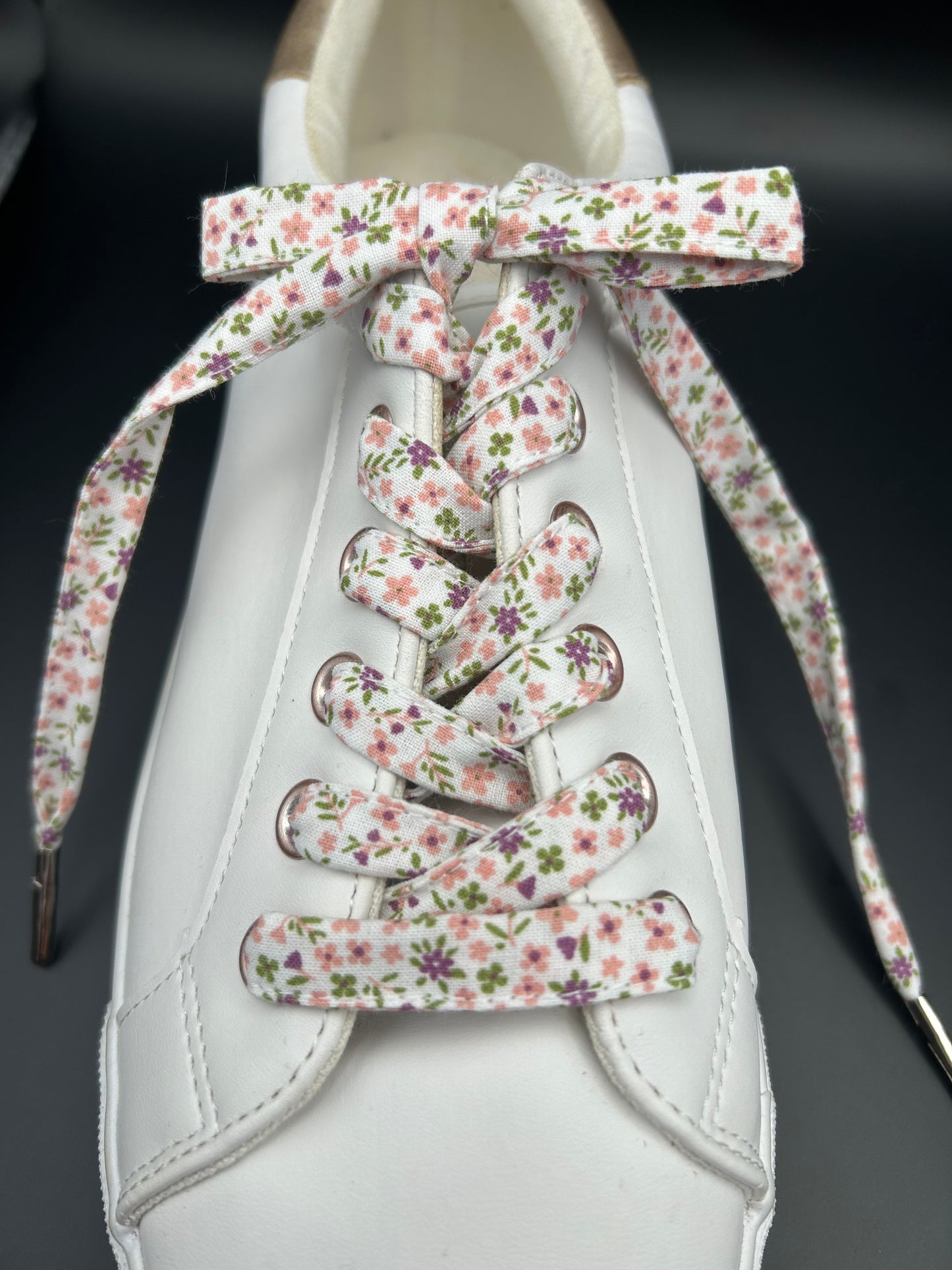 Lacets fleuri fait main en coton