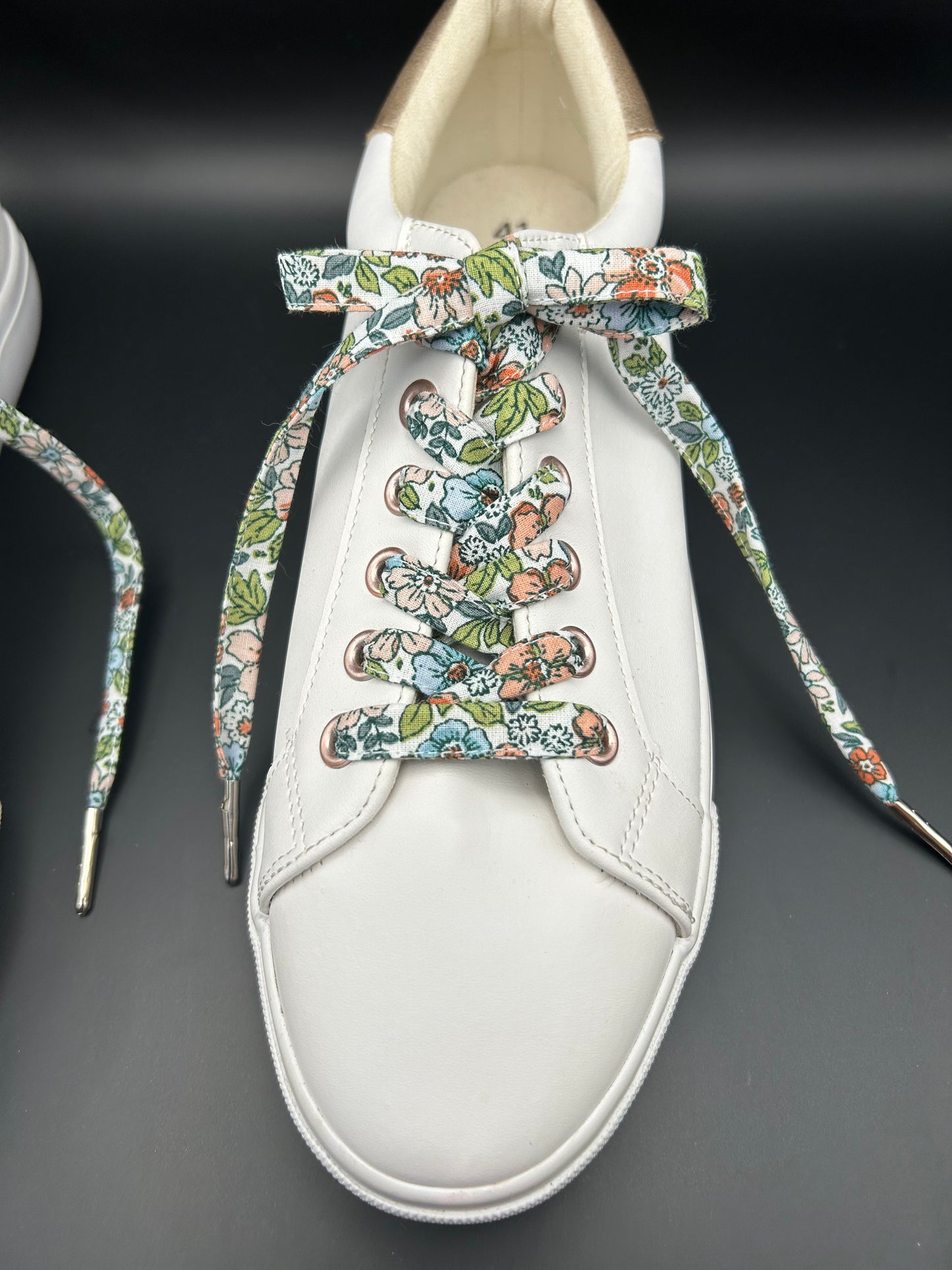 Lacets fleuri fait main