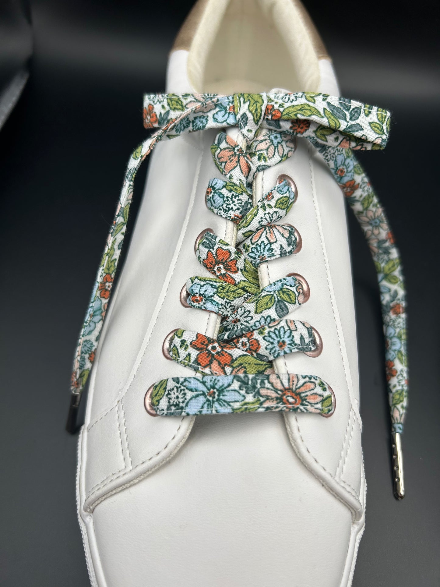 Lacets fleuri fait main