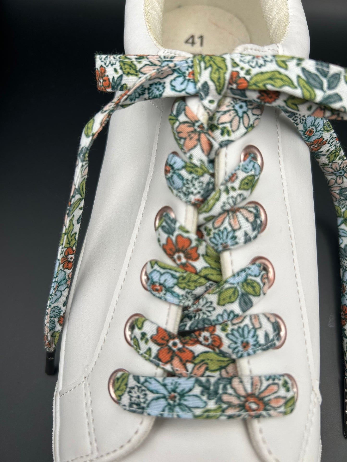 Lacets fleuri fait main
