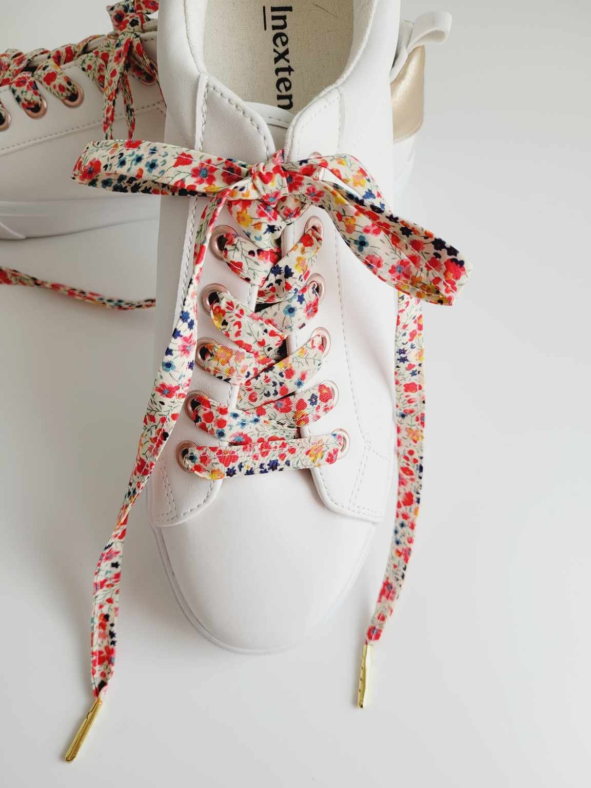 Lacets fleuri liberty