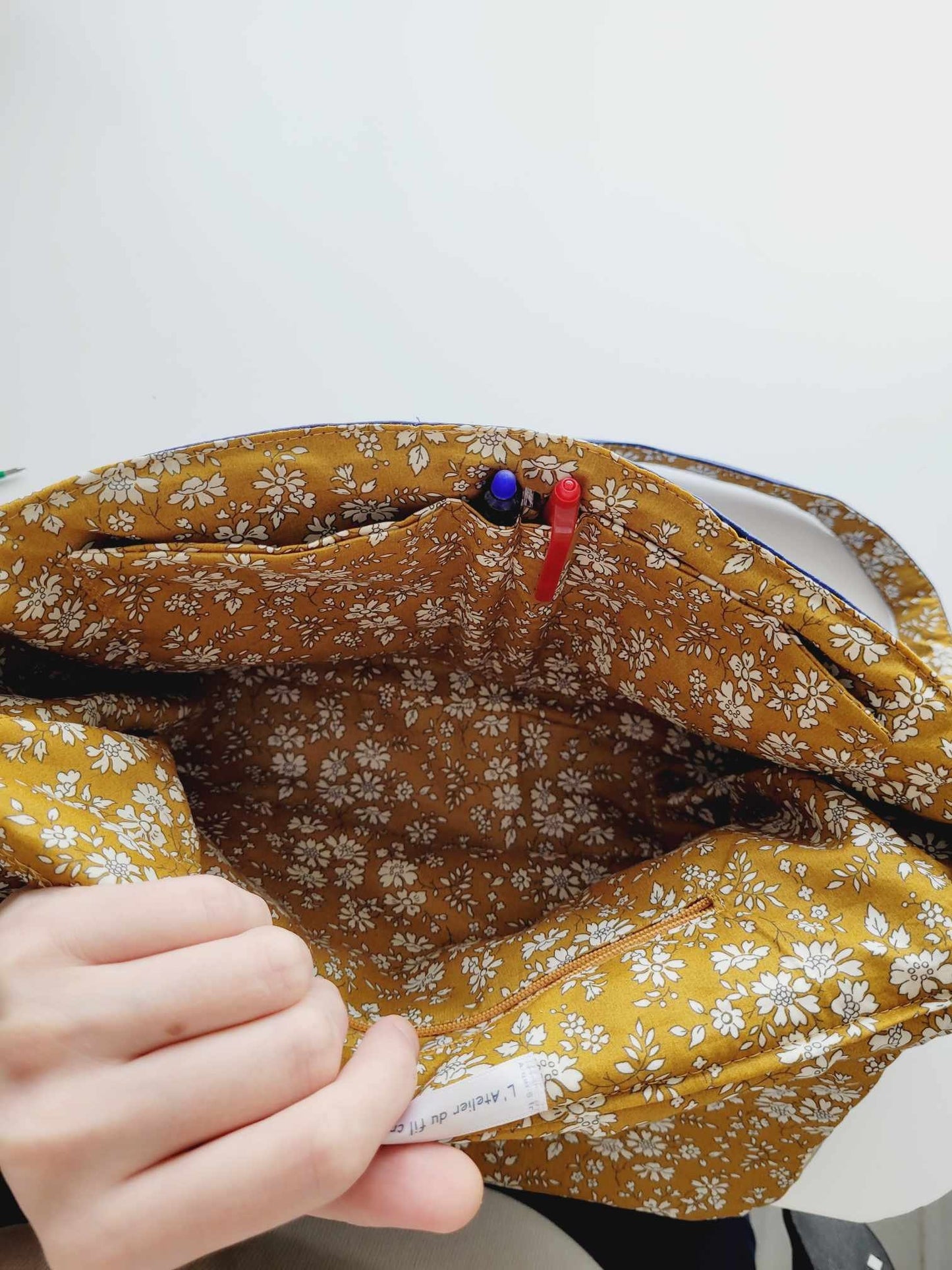 Sac à main simili cuir bleu marine et tissu liberty