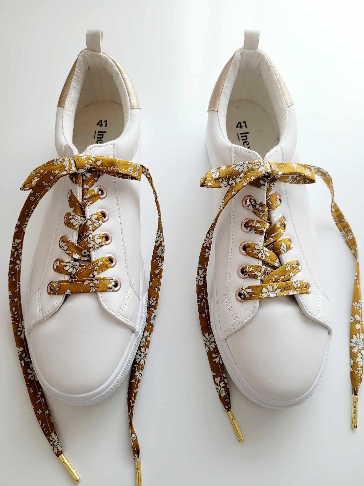 Lacets fleuri liberty