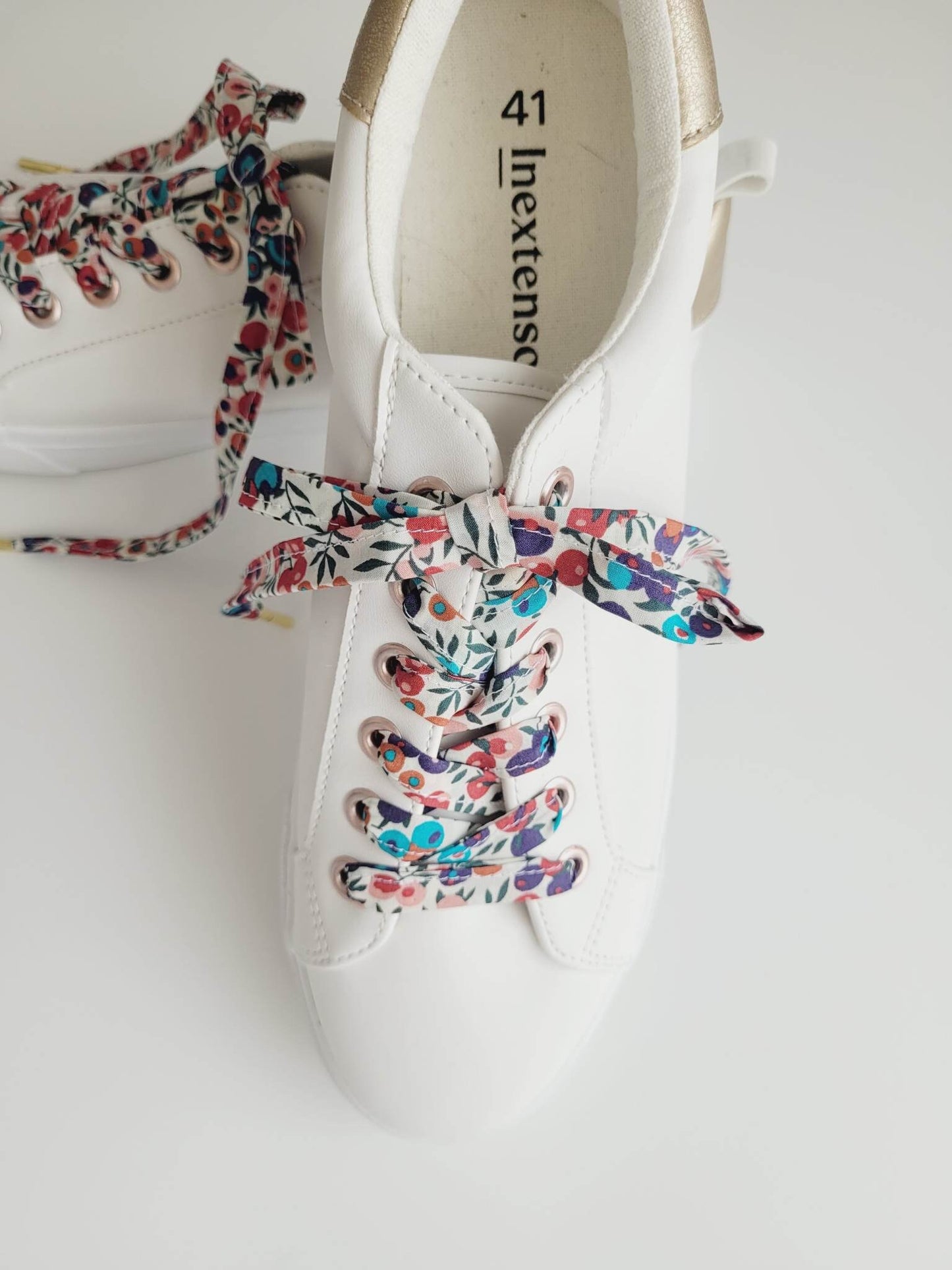 Lacets fleuri liberty