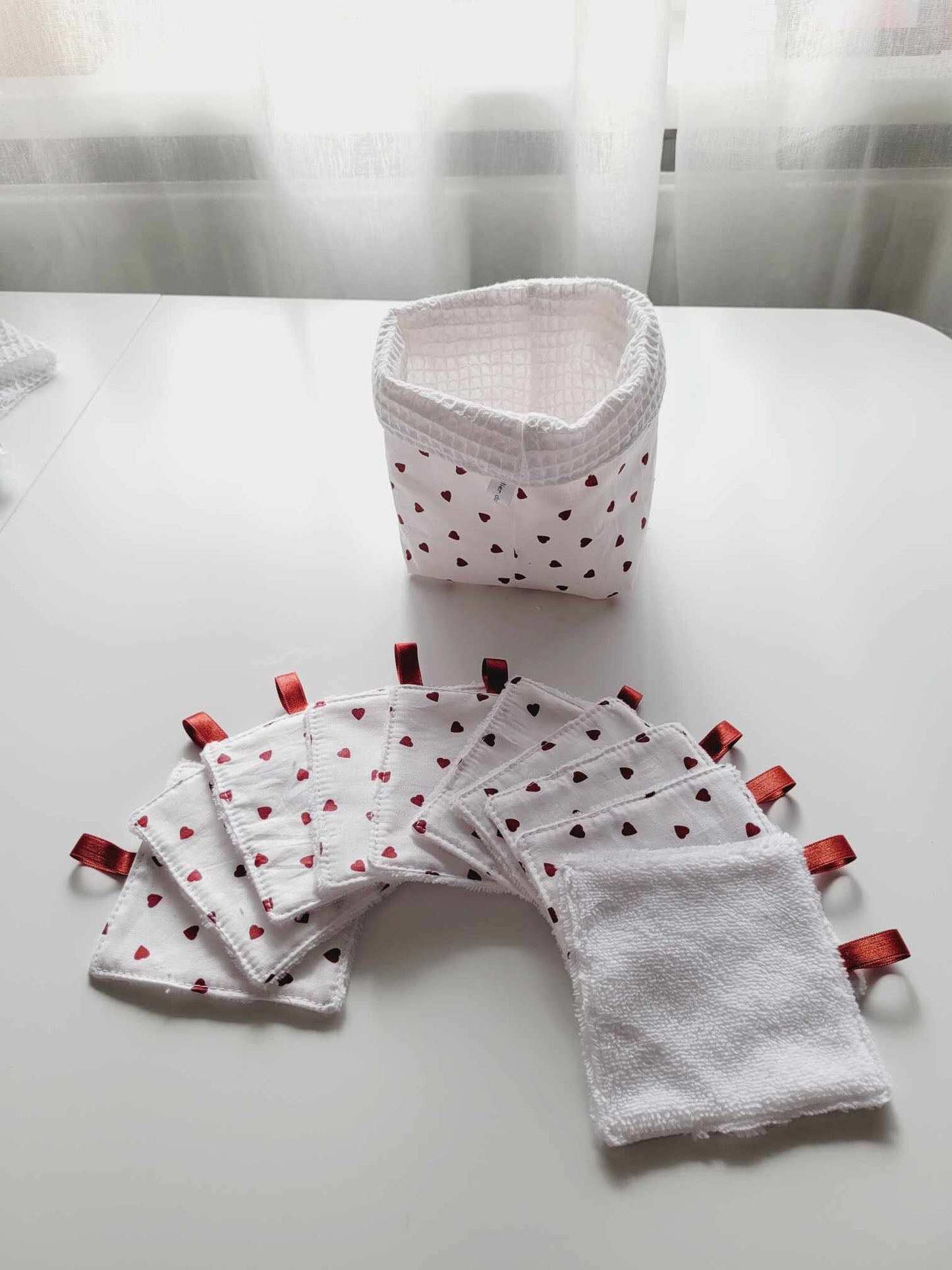 Panier et lingettes nettoyantes/démaquillantes